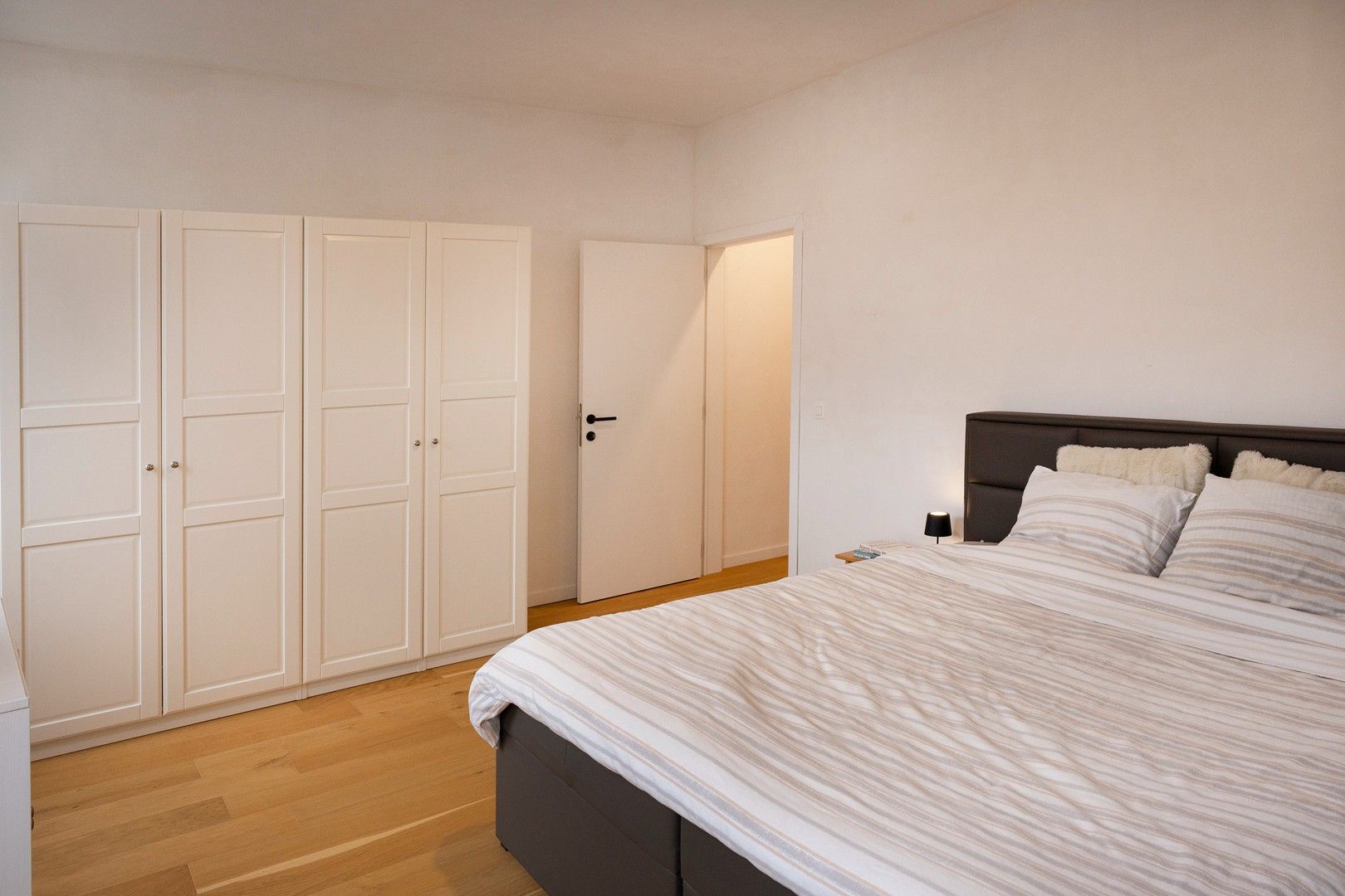 Zeer goed gelegen gerenoveerde woning met tuin. foto 7