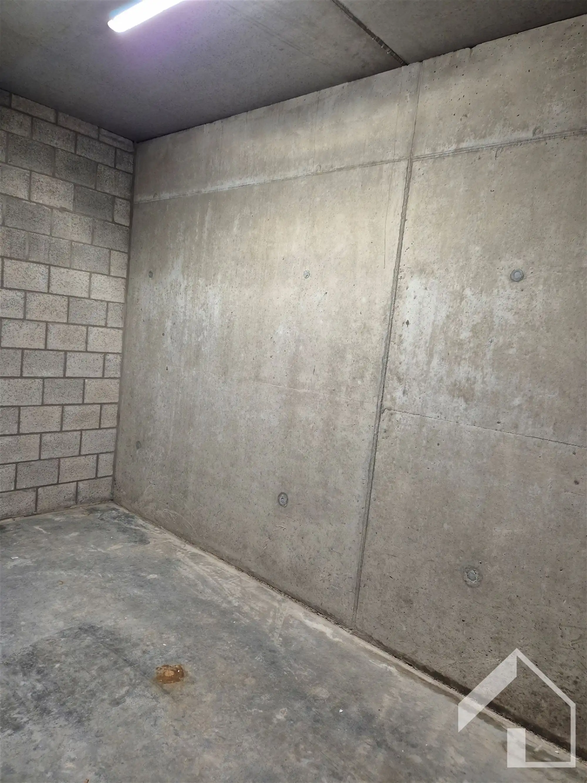 Nieuwbouwappartement op 1e verdieping met lift, 2 slaapkamers, autostaanplaats en kelder foto 13