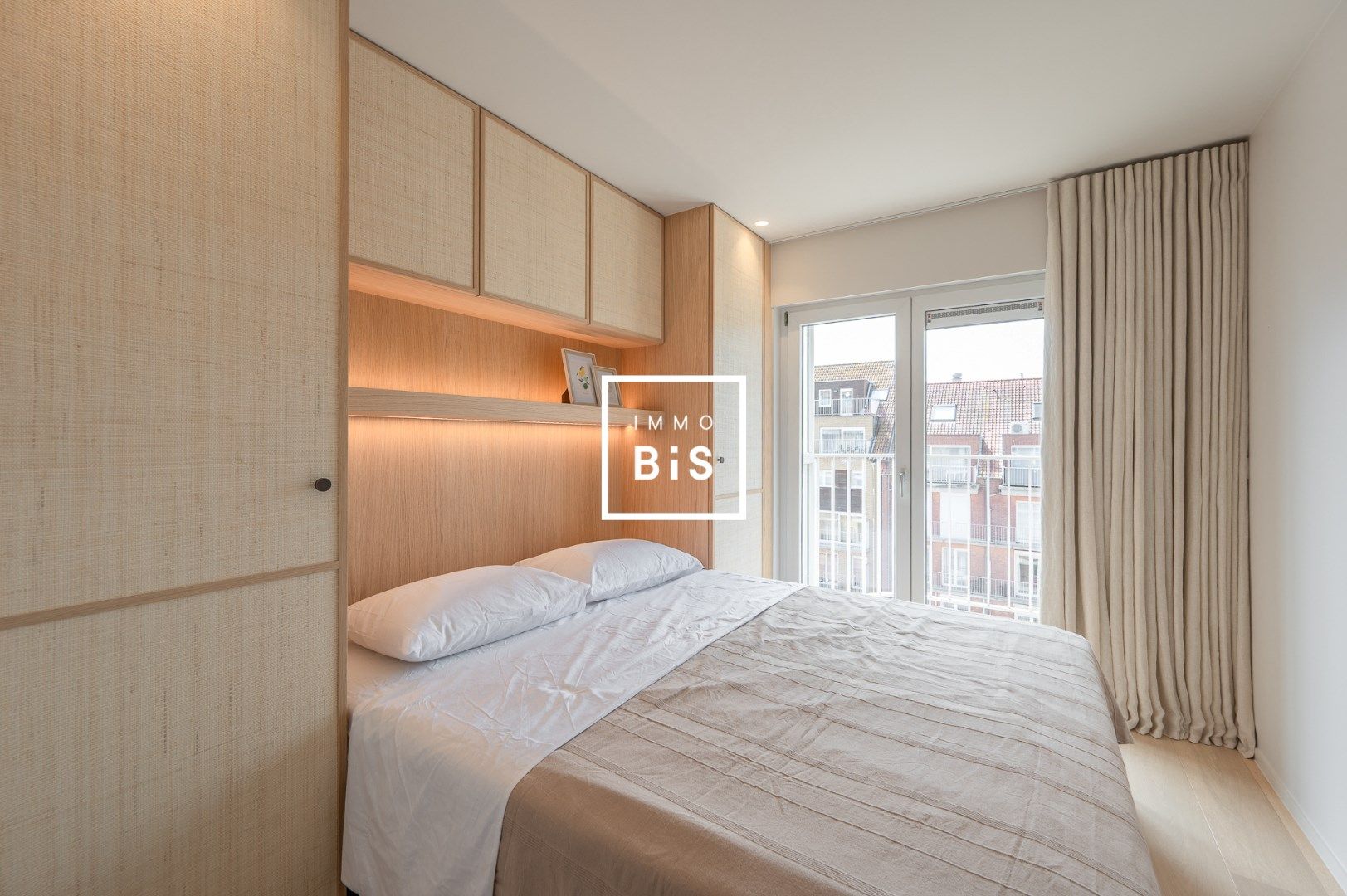 Luxueus gerenoveerd appartement centraal gelegen op enkele stappen van de zeedijk foto 18