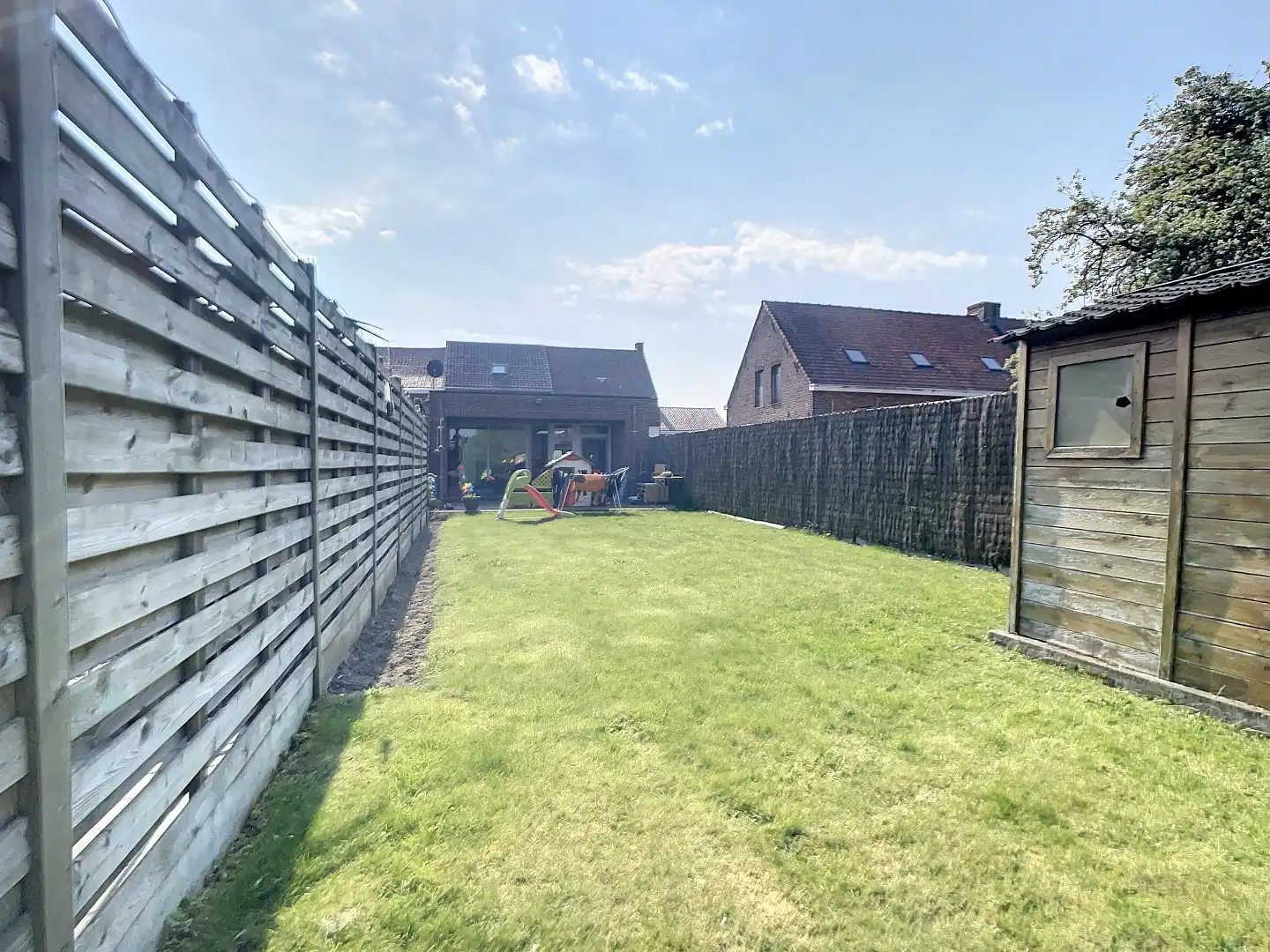 Opbrengsteigendom, bestaande uit 2 appartementen, in het centrum van Staden foto 2