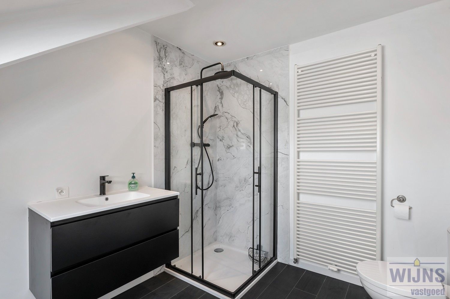 "OPENHUIS" op donderdag 26/06 van 18u tot 19u30!! Prachtige en ruime villa met mogelijk zes slaapkamers gelegen op een toplocatie. foto 51