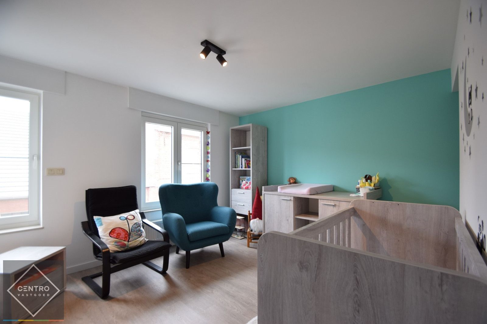 Volledig gerenoveerde woning met 3 slpks en leuke tuin! foto 18