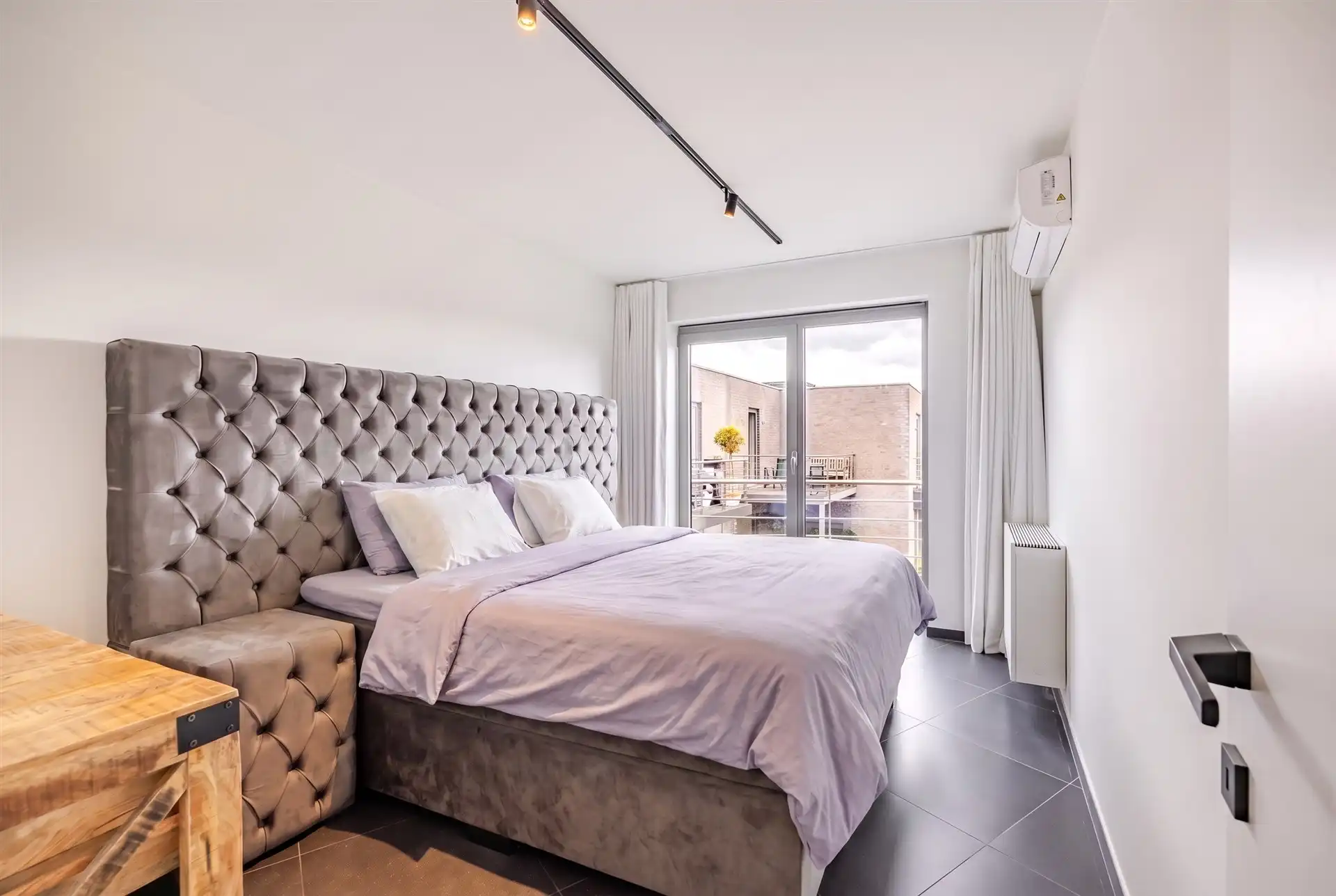 Modern en lichtrijk appartement met 3 terrassen+staanplaats  foto 10