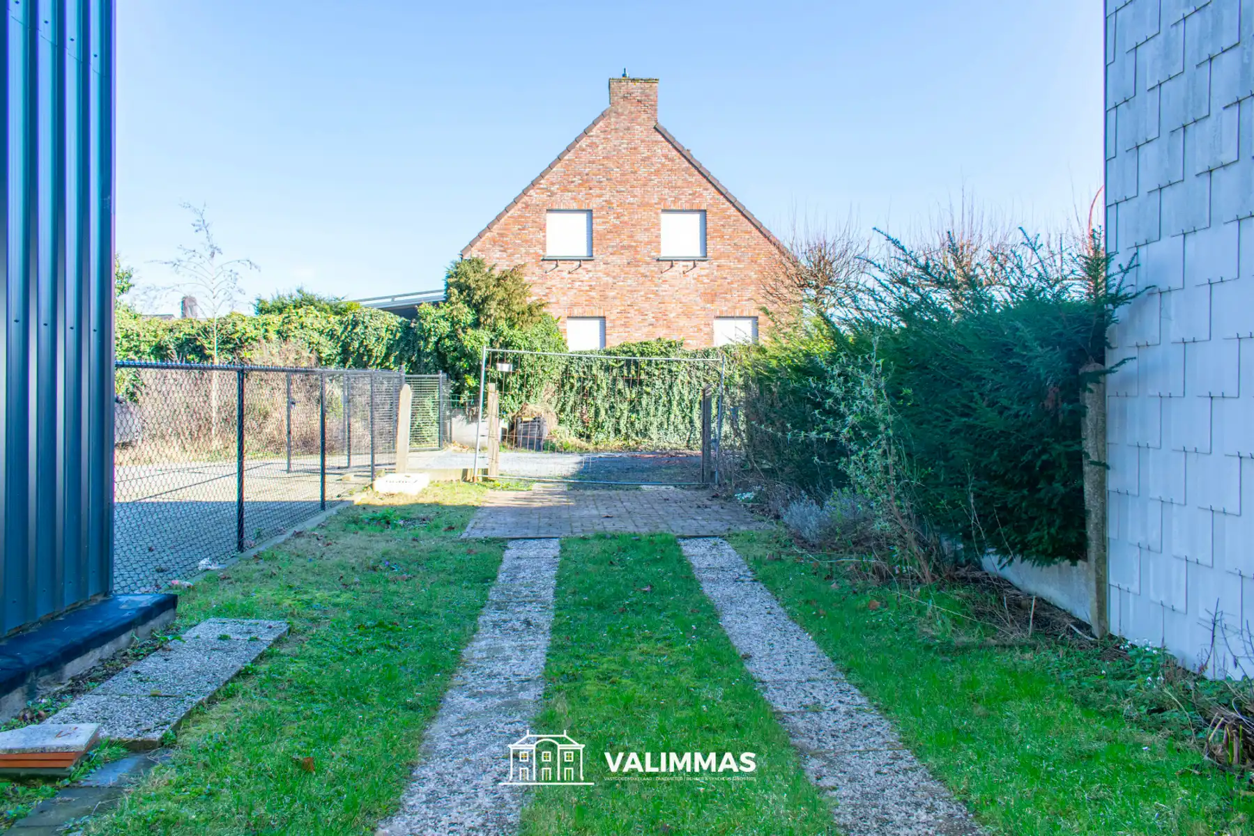 Degelijke, verzorgde en ruime rijwoning met tuin, parking... foto 12