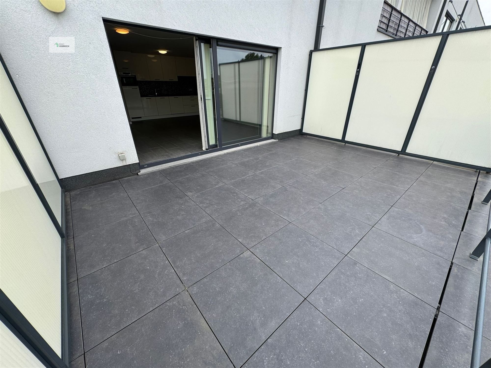 Instapklaar één slaapkamer appartement met afgesloten garage foto 15