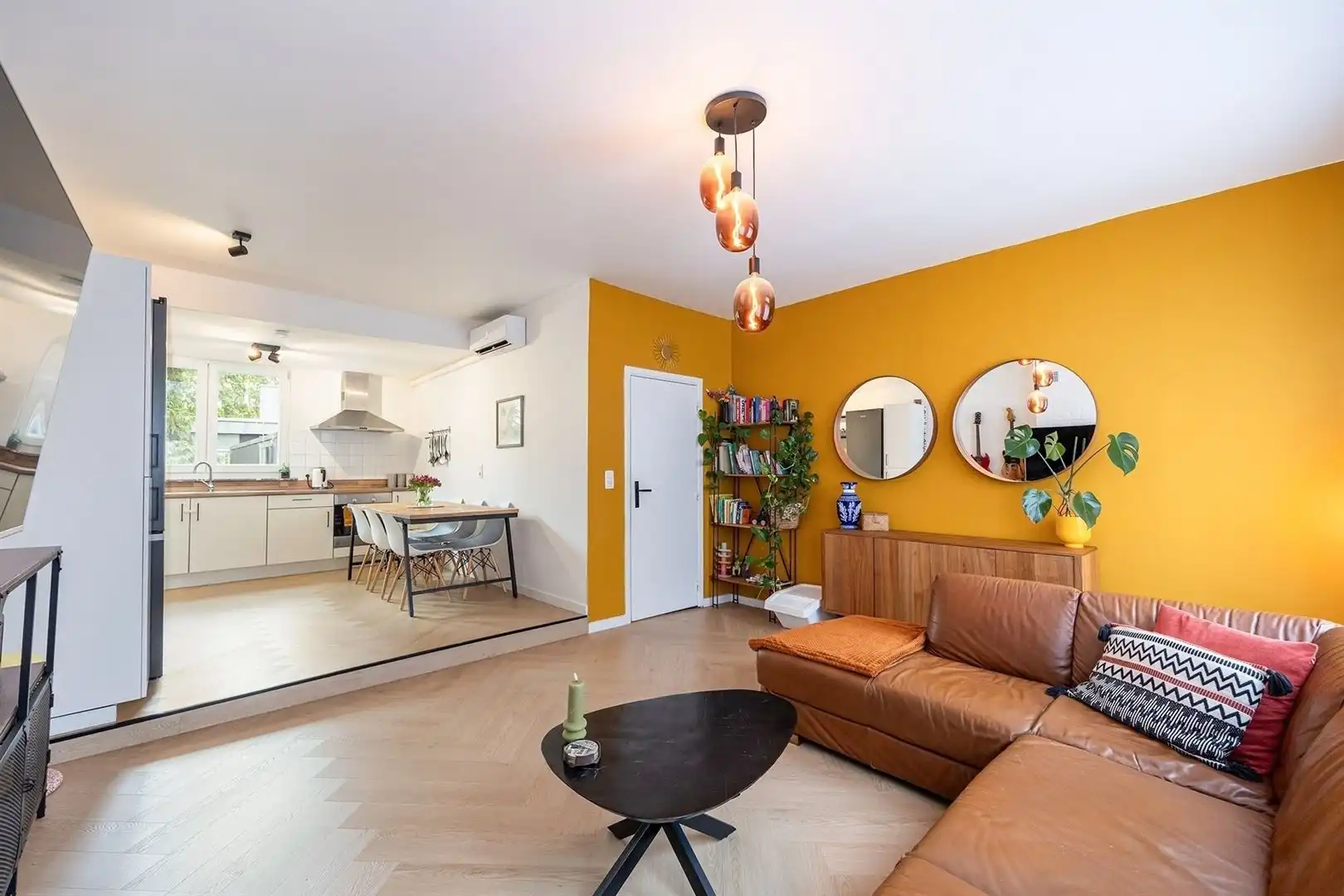 Stadswoning met privatieve tuin & garage foto 12