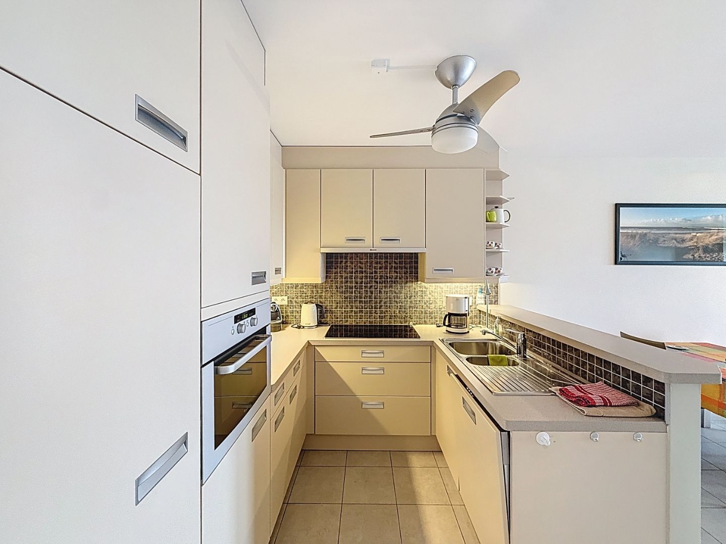 Ruim tweeslaapkamer appartement in verzorgd appartementsgebouw te Nieuwpoort foto 3