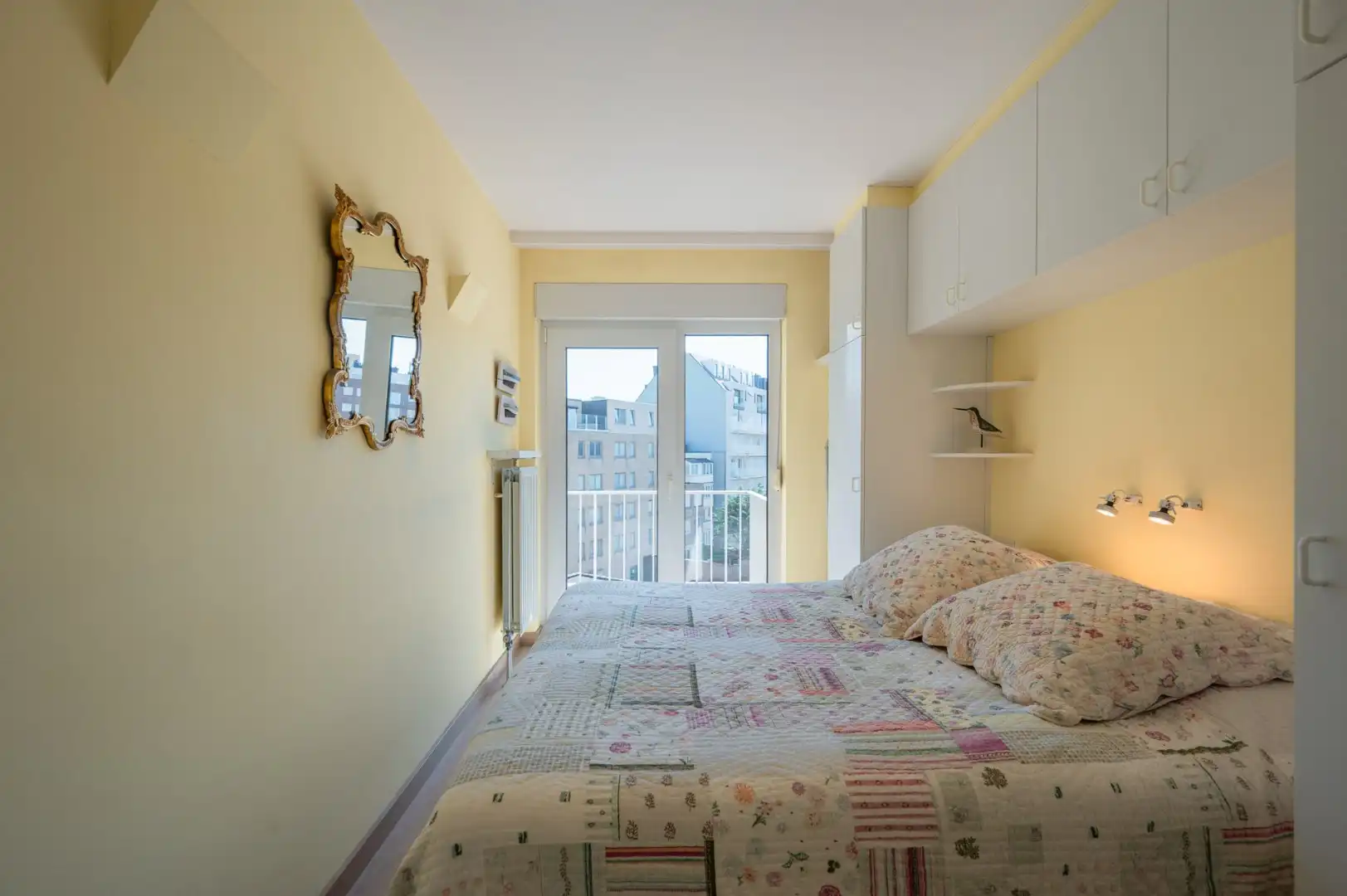 Ruim en breed appartement met goed zijdelings zeezicht foto 11