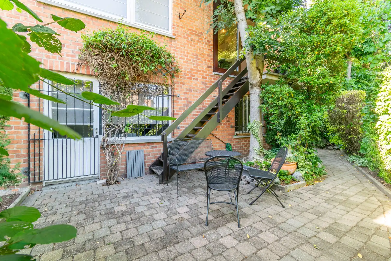 RUIME, INSTAPKLARE DRIEGEVEL BEL-ETAGE WONING ! foto 14