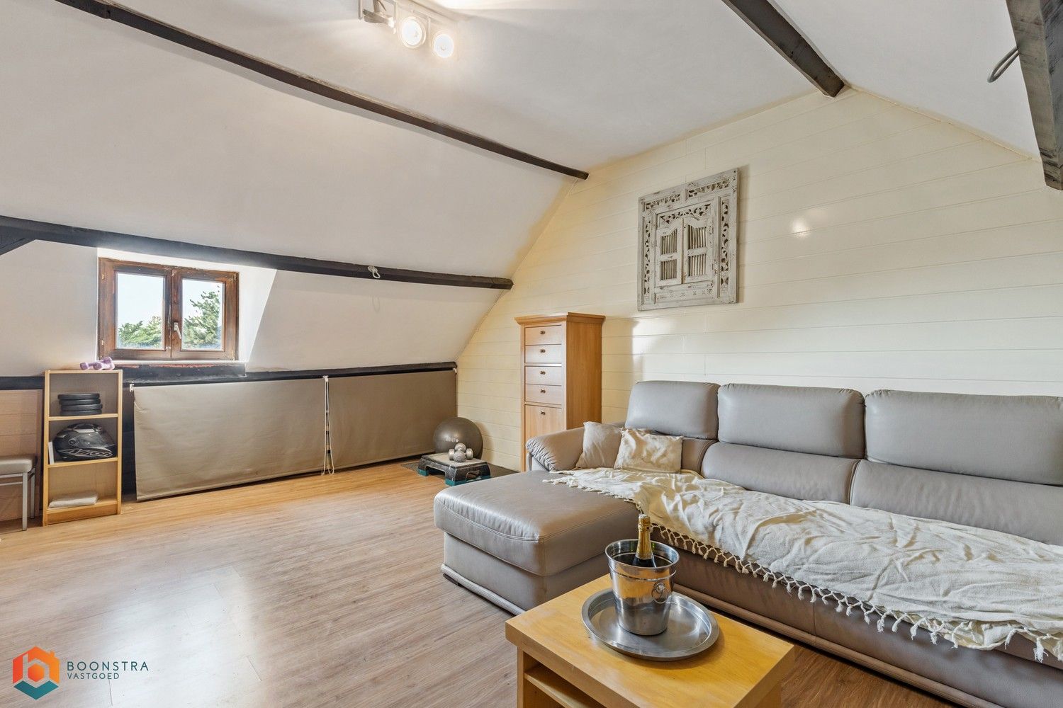 Ruime woning met handelsruimte en grote garage / werkplaats foto 26