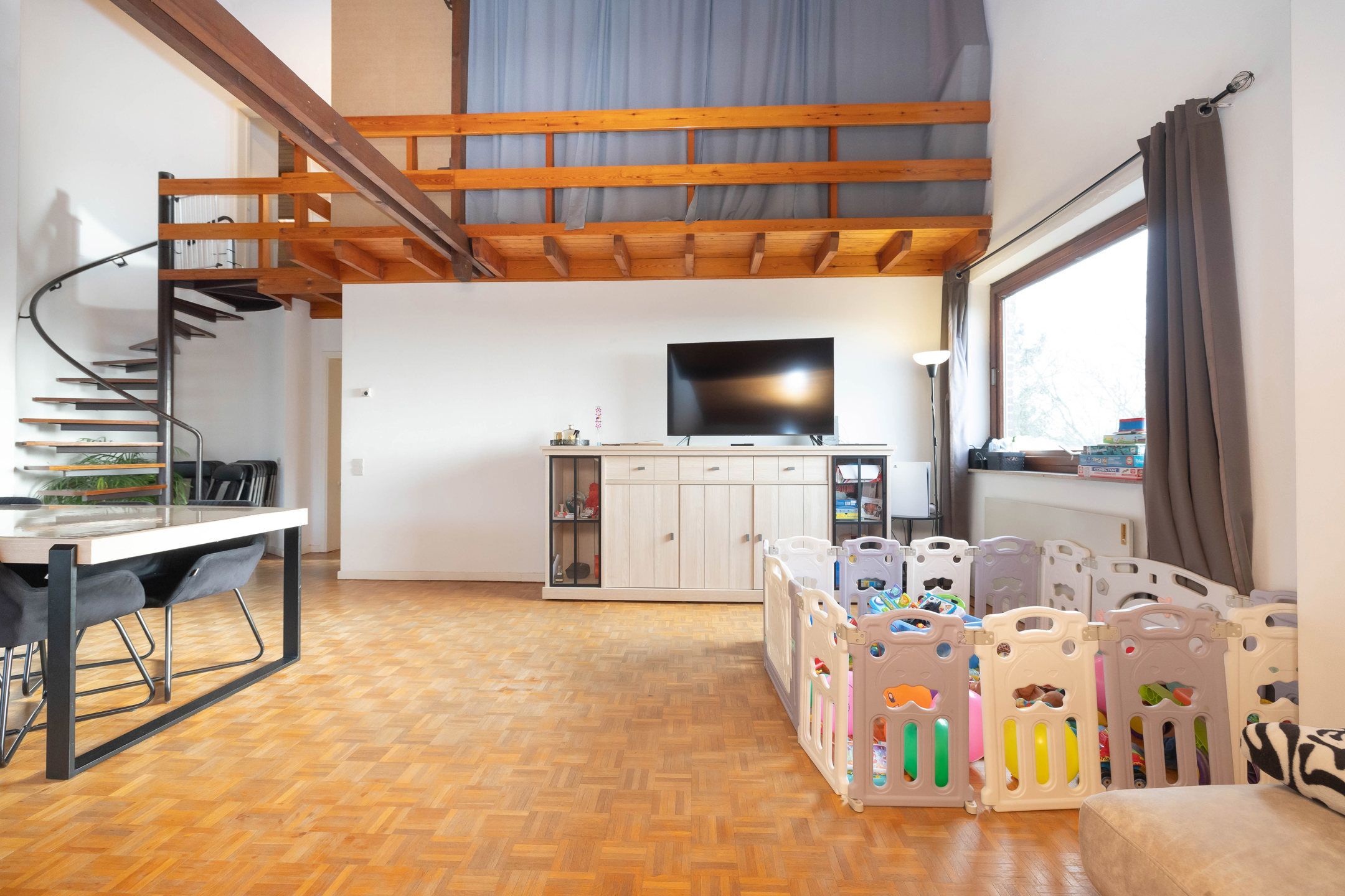 Charmant duplex appartement van ± 140m² met terras foto 4