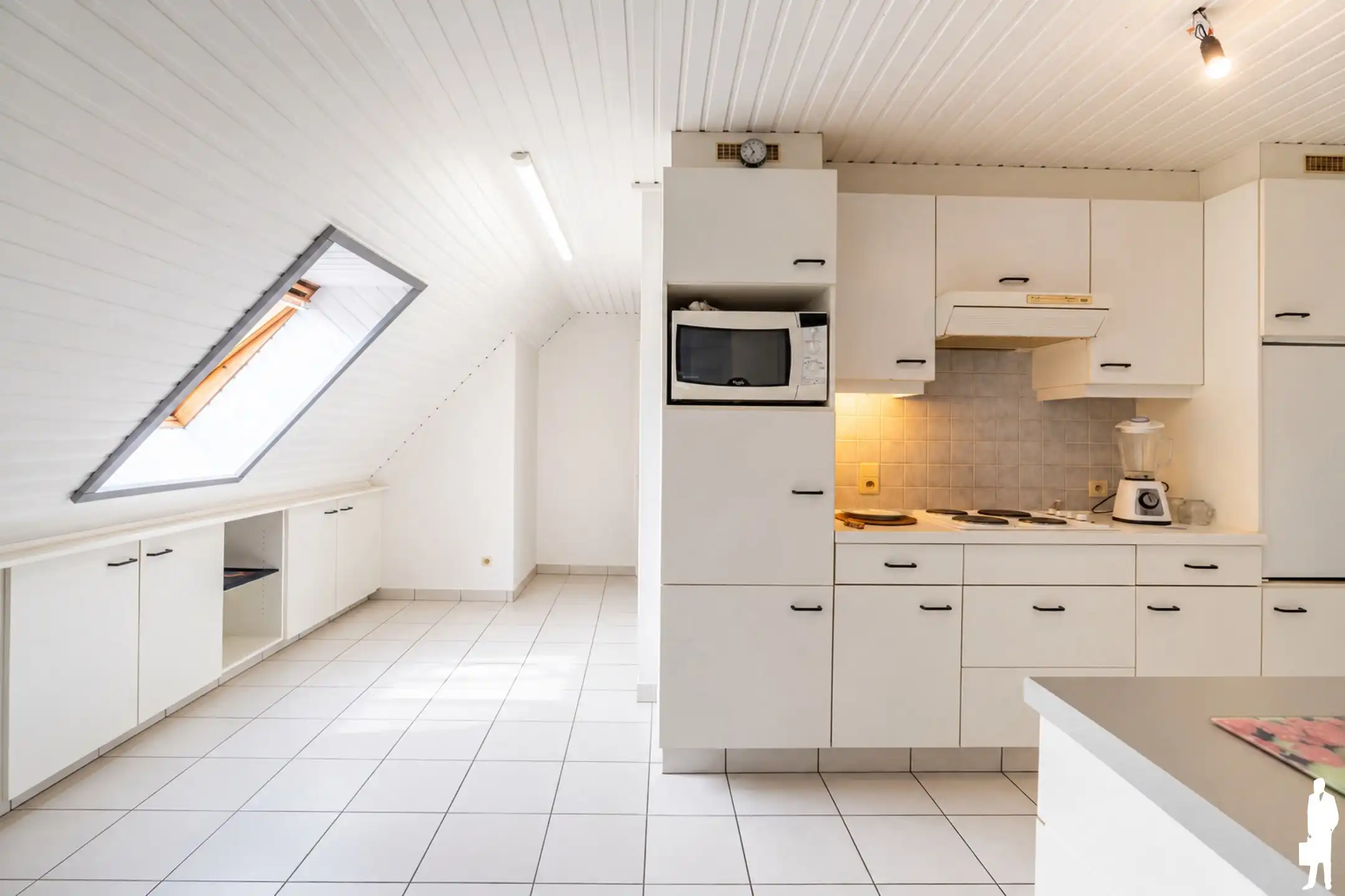 Verhuurd dakappartement met 2 slaapkamers en leuk terras  foto 9