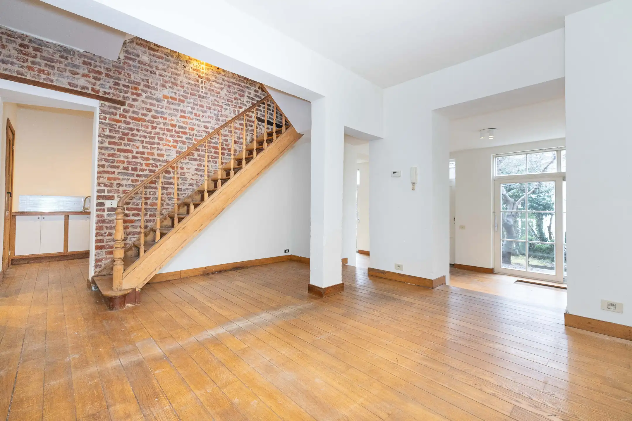 Te renoveren duplex in het groene hart van Bosvoorde foto {{pictureIndex}}