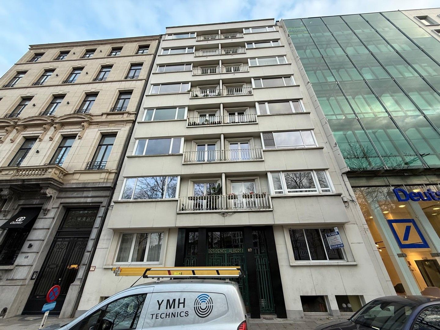 RUIM GELIJKVLOERSAPPARTEMENT foto {{pictureIndex}}