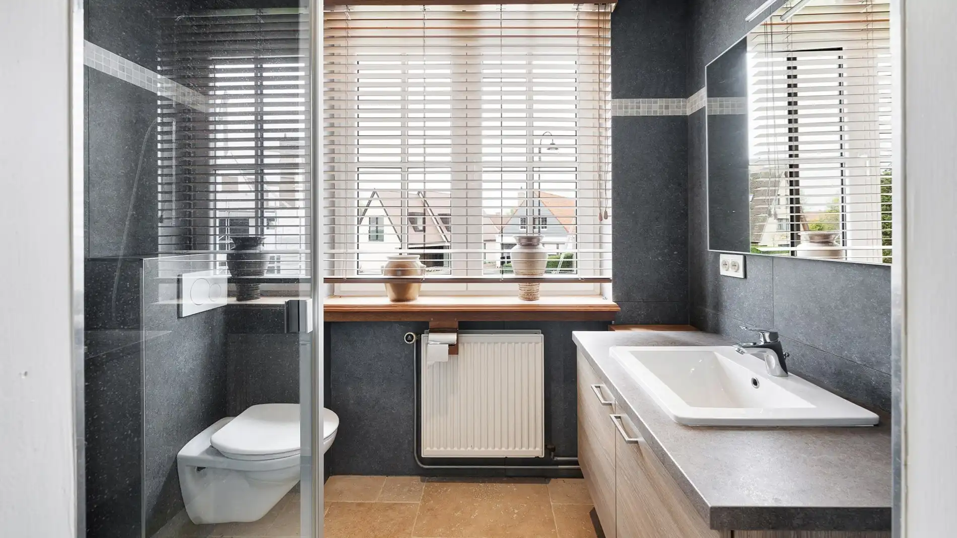 Woning met een leuke binnentuin en garage te Knokke foto 18