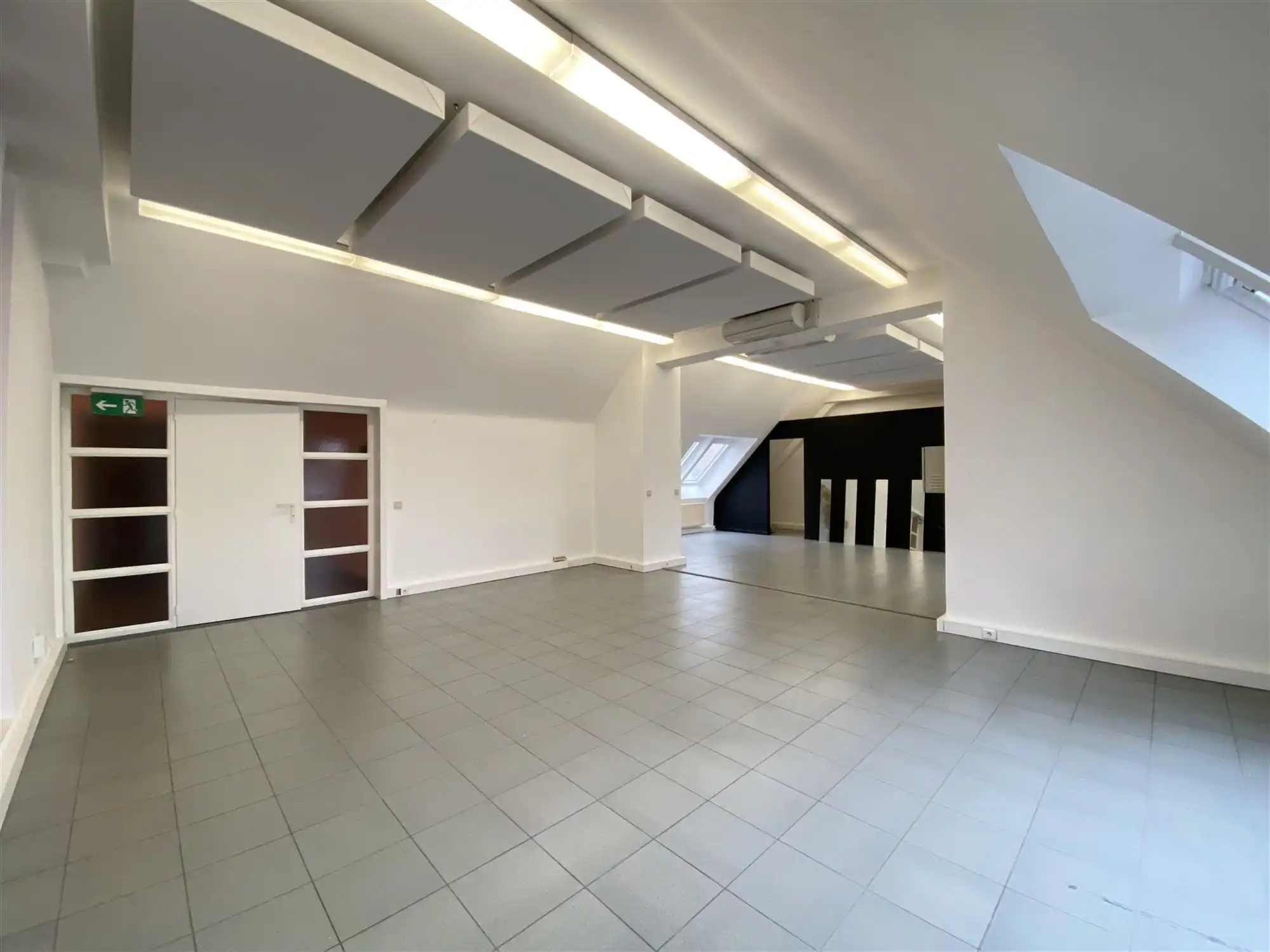 Bureauruimte op commerciële locatie  foto 7