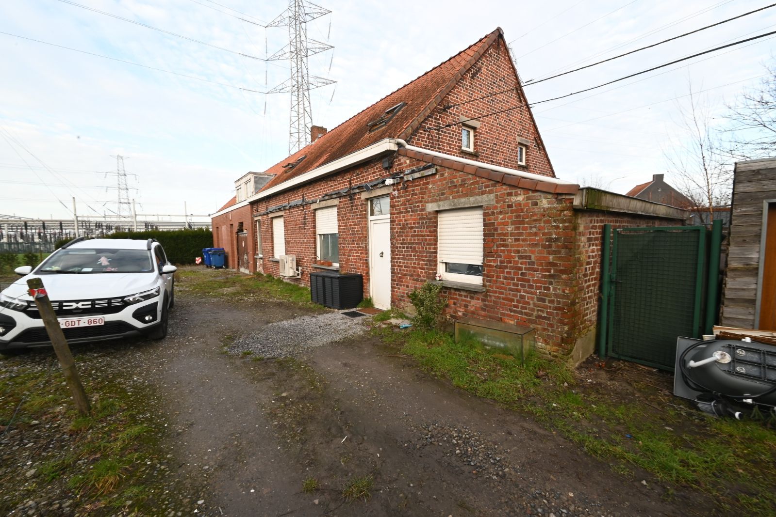 Woning met gunstige ligging in Izegem te koop! foto 15