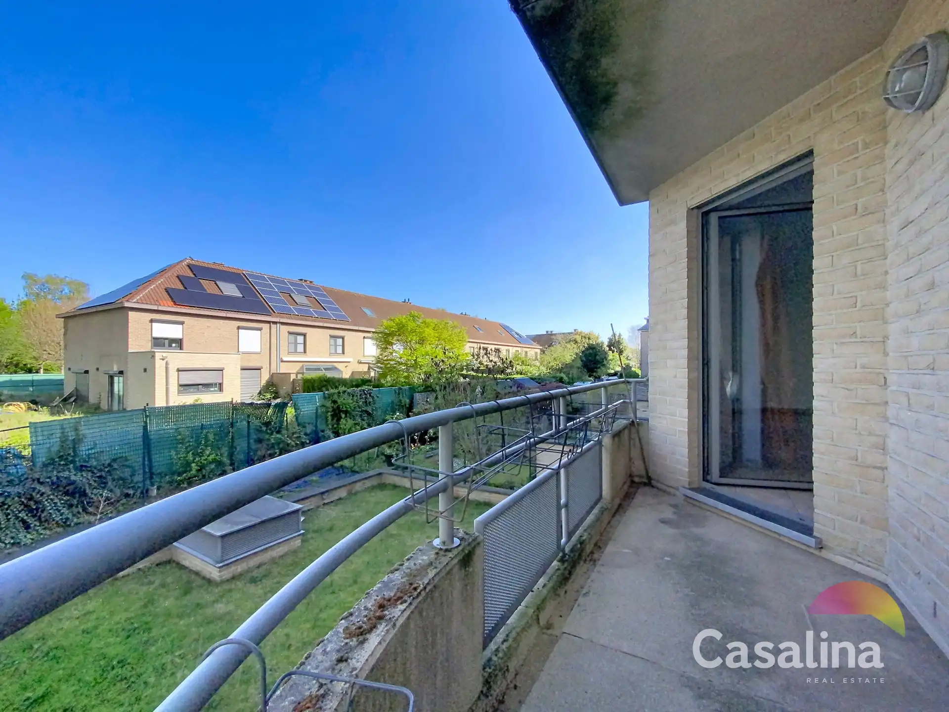 Aan de grens van WOLUWE, 2 slaapkamer appartement met terras foto 2
