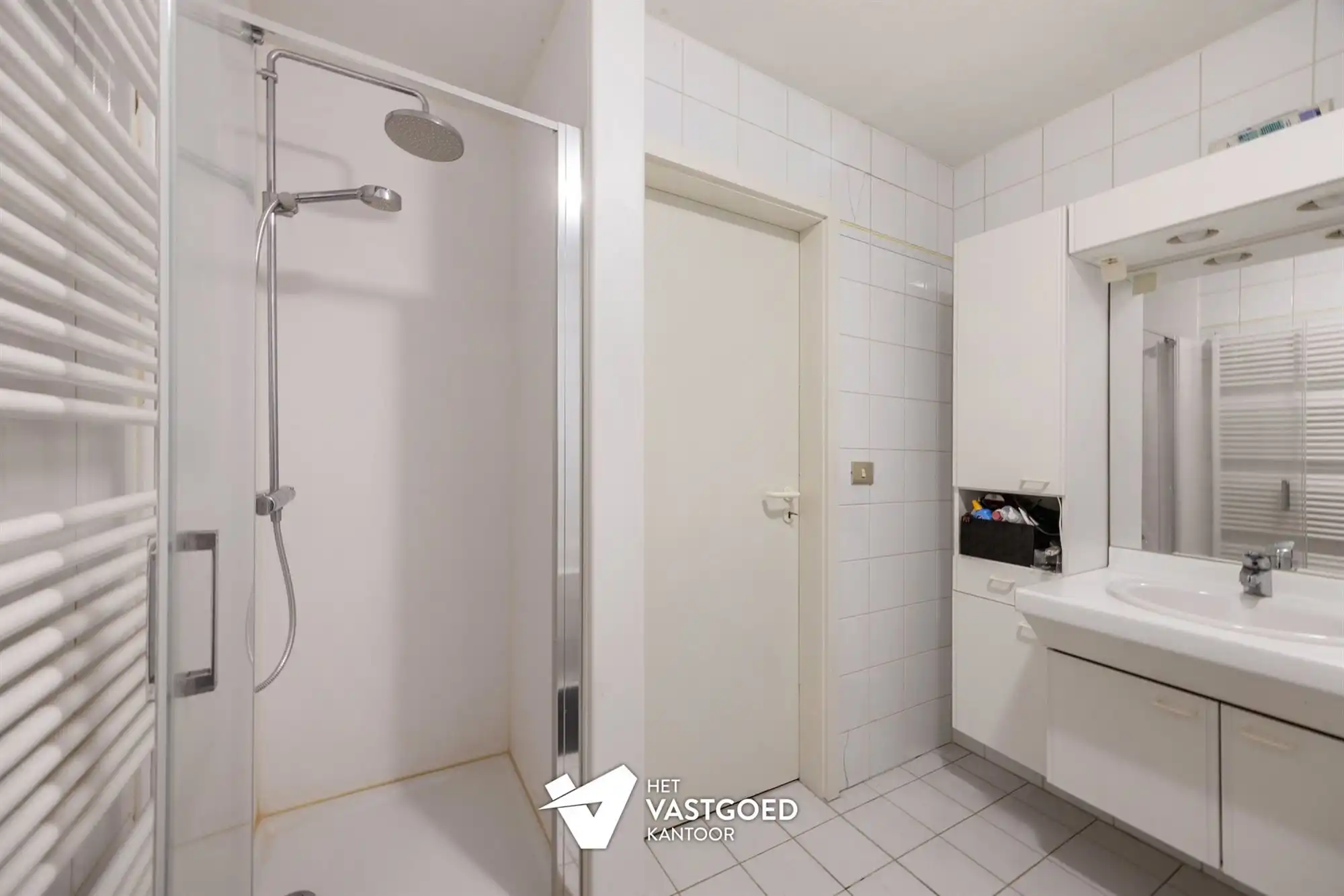 CENTRAAL GELEGEN, INSTAPKLARE BEL-ÉTAGEWONING foto 18