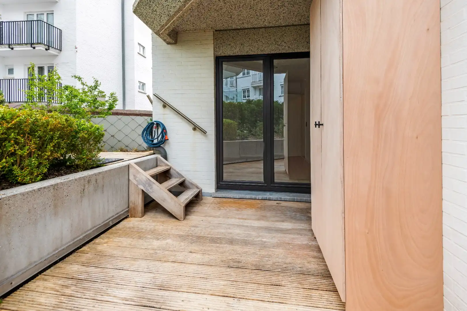 Mooi ongemeubeld hoekappartement met veel licht en mooie terrassen vlakbij het Albertplein in het Zoute.  foto 19