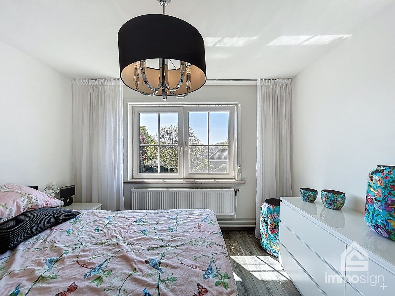 Instapklare gezinswoning met 3 slaapkamers, 2 badkamers, vrijstaande garage en prachtige tuinkamer foto 40