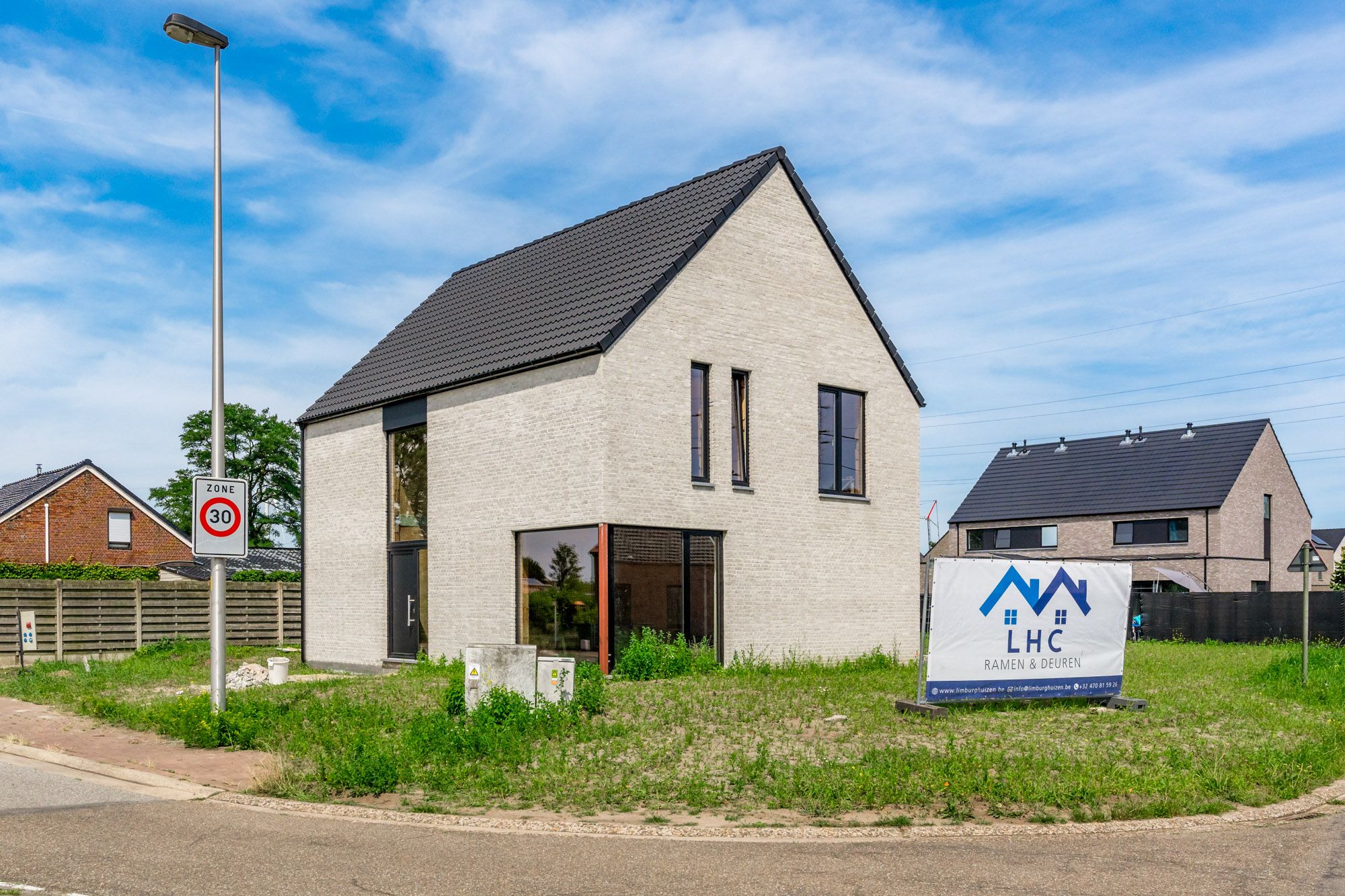 ROYALE CASCO-WONING MET EEN HEERLIJK LICHTRIJKE WOONKAMER MET OPEN KEUKEN EN AANSLUITEND DE BERGPLAATS, 3 SLAAPKAMERS (MEER MOGELIJK), EEN RUIME BADKAMER EN VOLLEDIG ONDERKELDERD MET DAGLICHT!! EEN HEERLIJK RUIM HUIS MET UNIEKE KELDERVERDIEPING, EEN LEUKE TUIN OP 6A 30CA, OP EEN GEGEERDE LOCATIE IN PELT!  foto 8