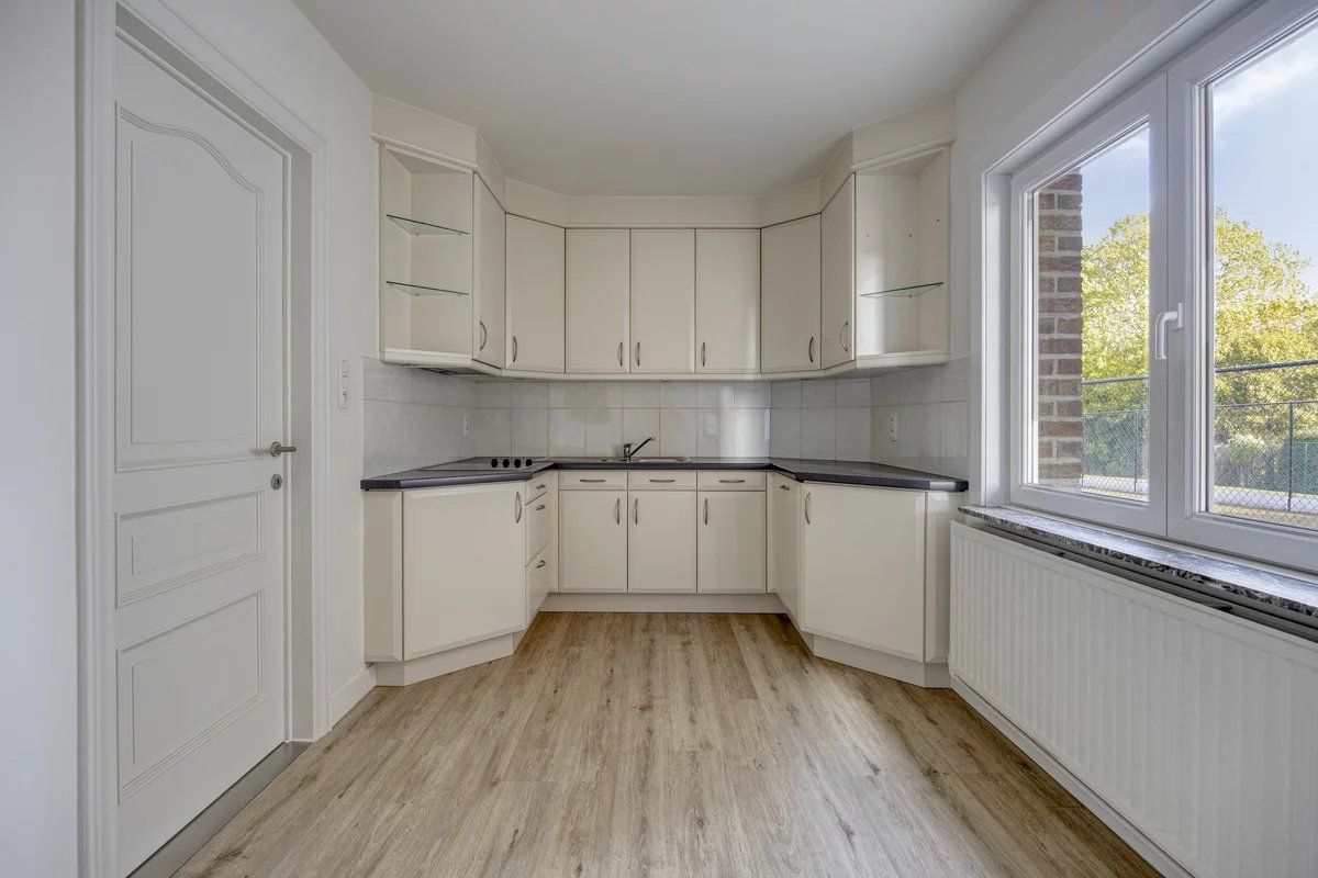 GERENOVEERDE INSTAPKLARE WONING MET 3 SLPK'S IN KESSELT (LANAKEN) foto 10