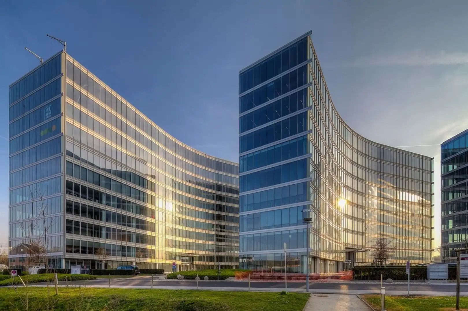 CORPORATE VILLAGE is een prestigieus vastgoedpark van 8 gebouwen, langs de Ring van Brussel foto {{pictureIndex}}