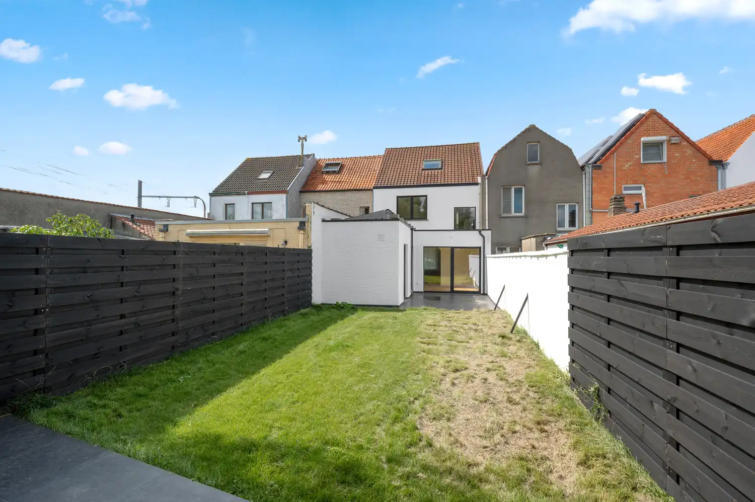 Prachtig gerenoveerde woning met tuin op wandelafstand van de Zee foto 4