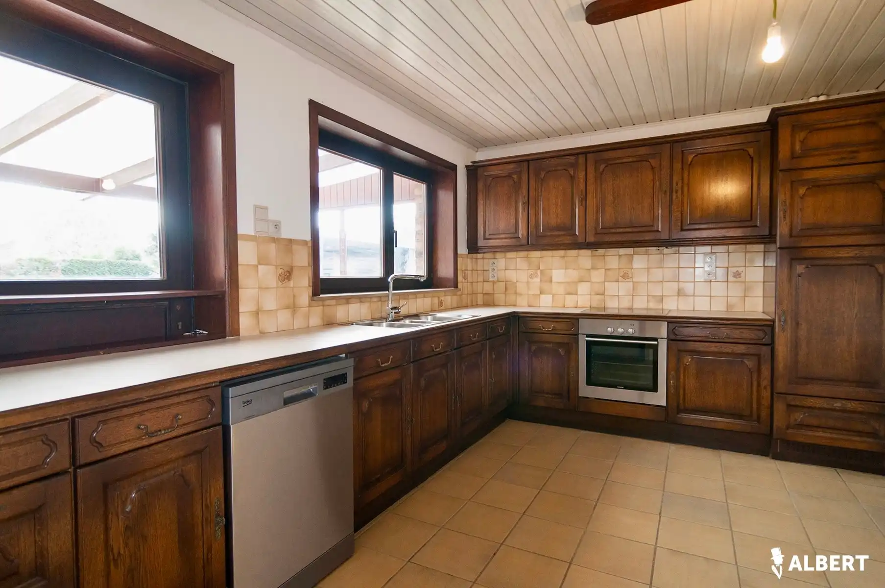 Ruime instapklare woning op toplocatie met tuin en bijgebouw foto 13