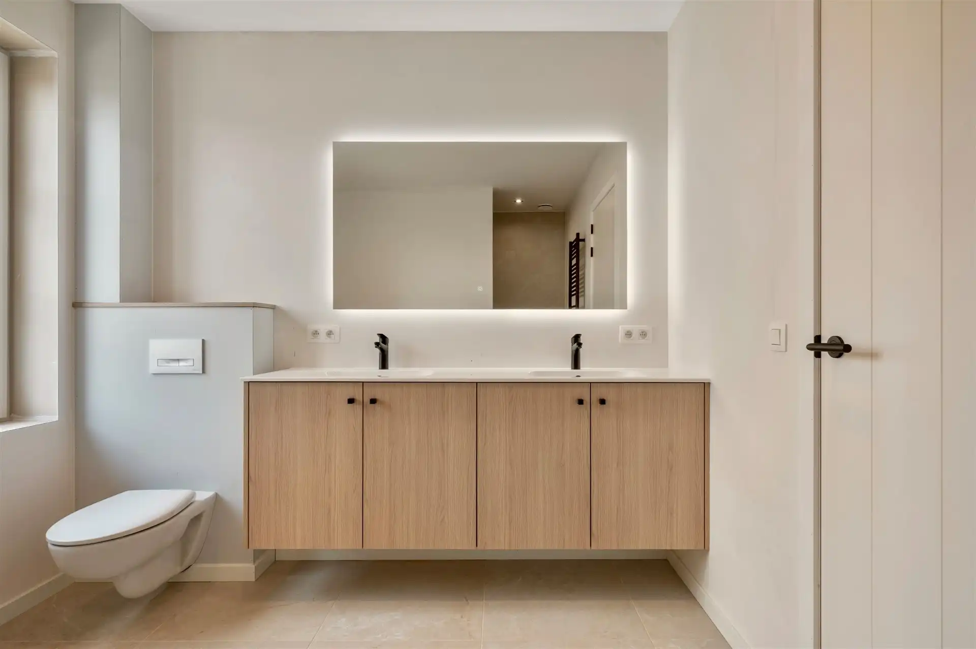 Prachtige en rustig gelegen nieuwbouwwoning met tuin foto 23