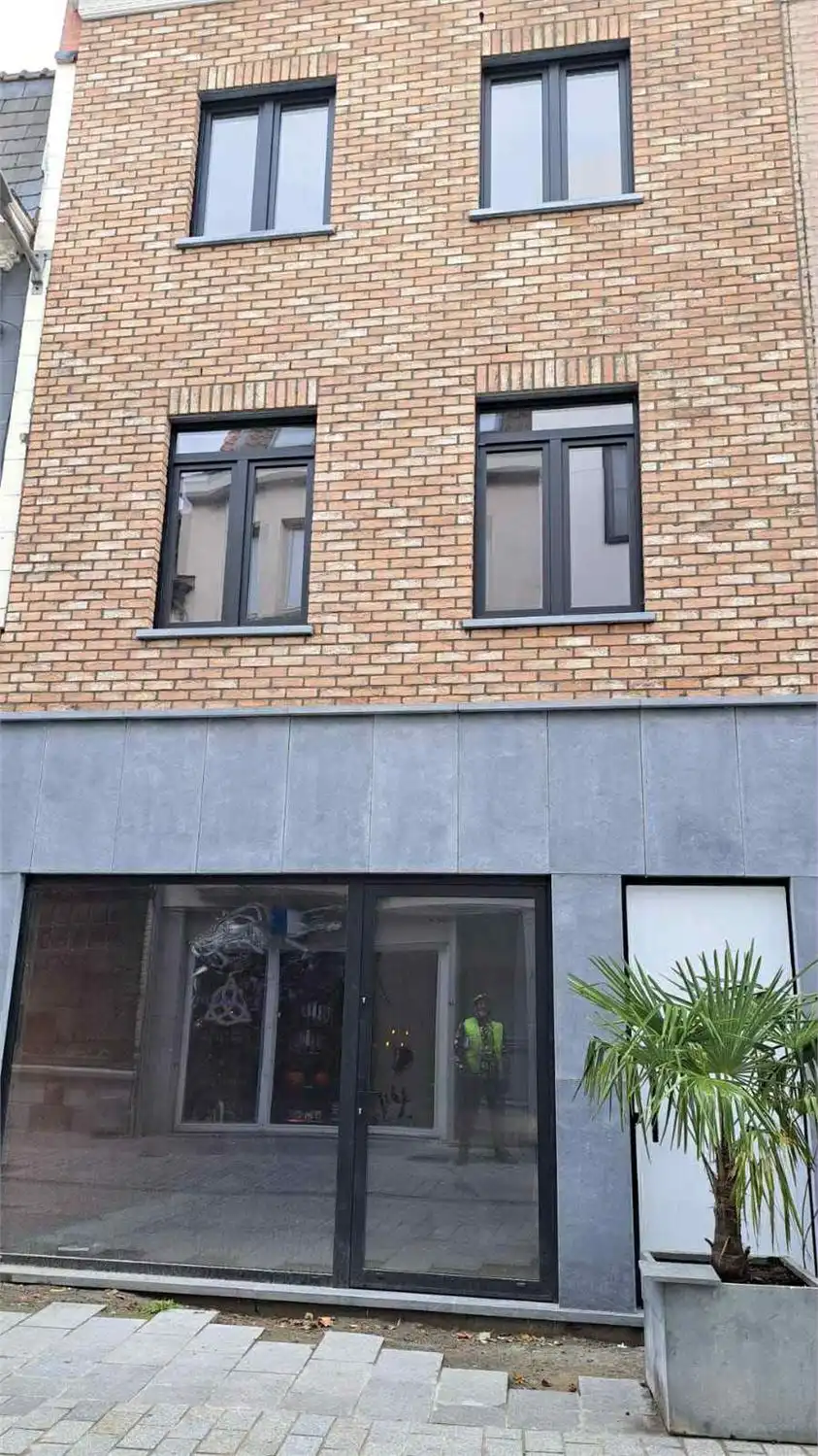 NIEUWBOUW COMMERCIEEL GELIJKVLOERS foto 2