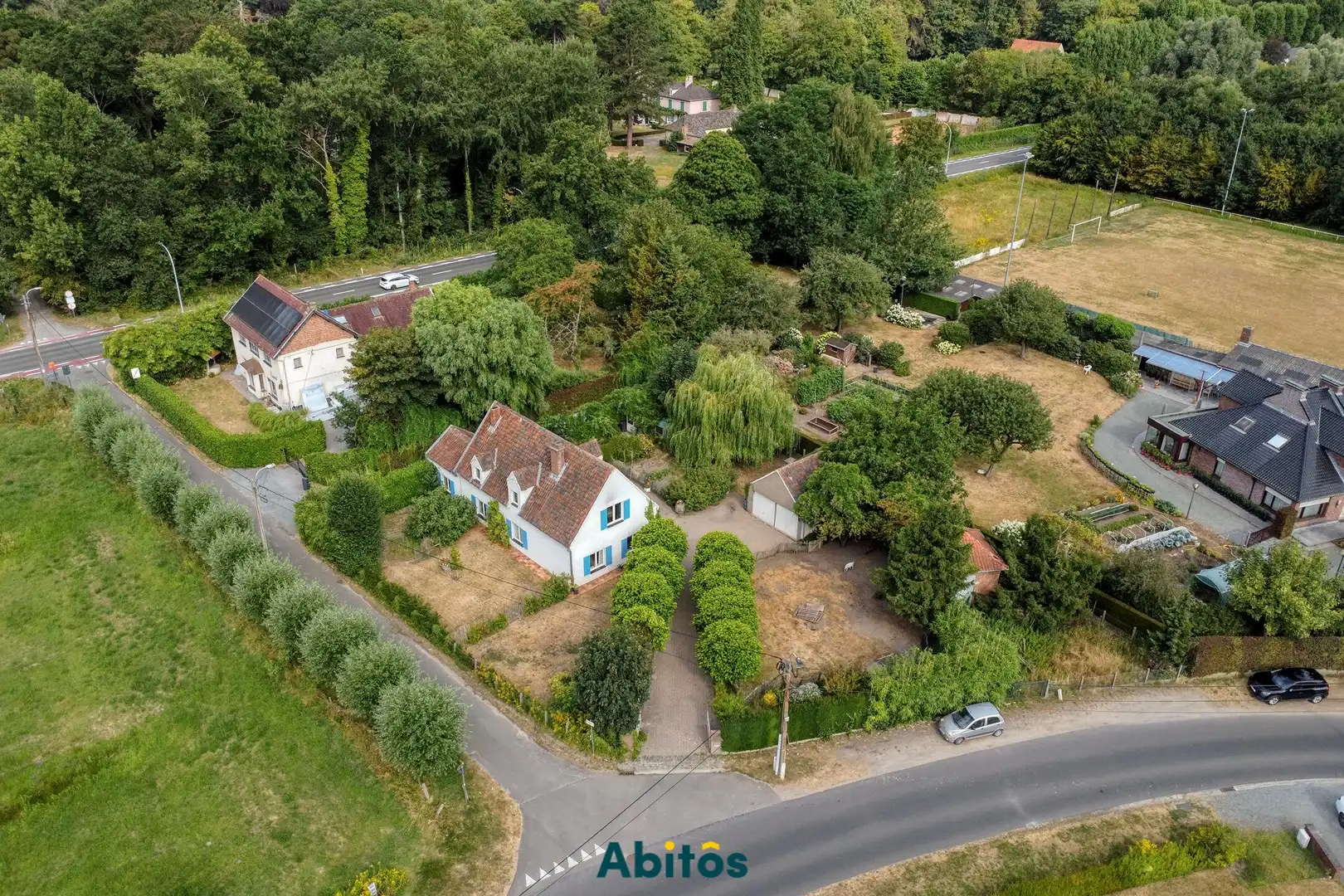 Unieke villa met bijwoning in een rustige omgeving foto 4