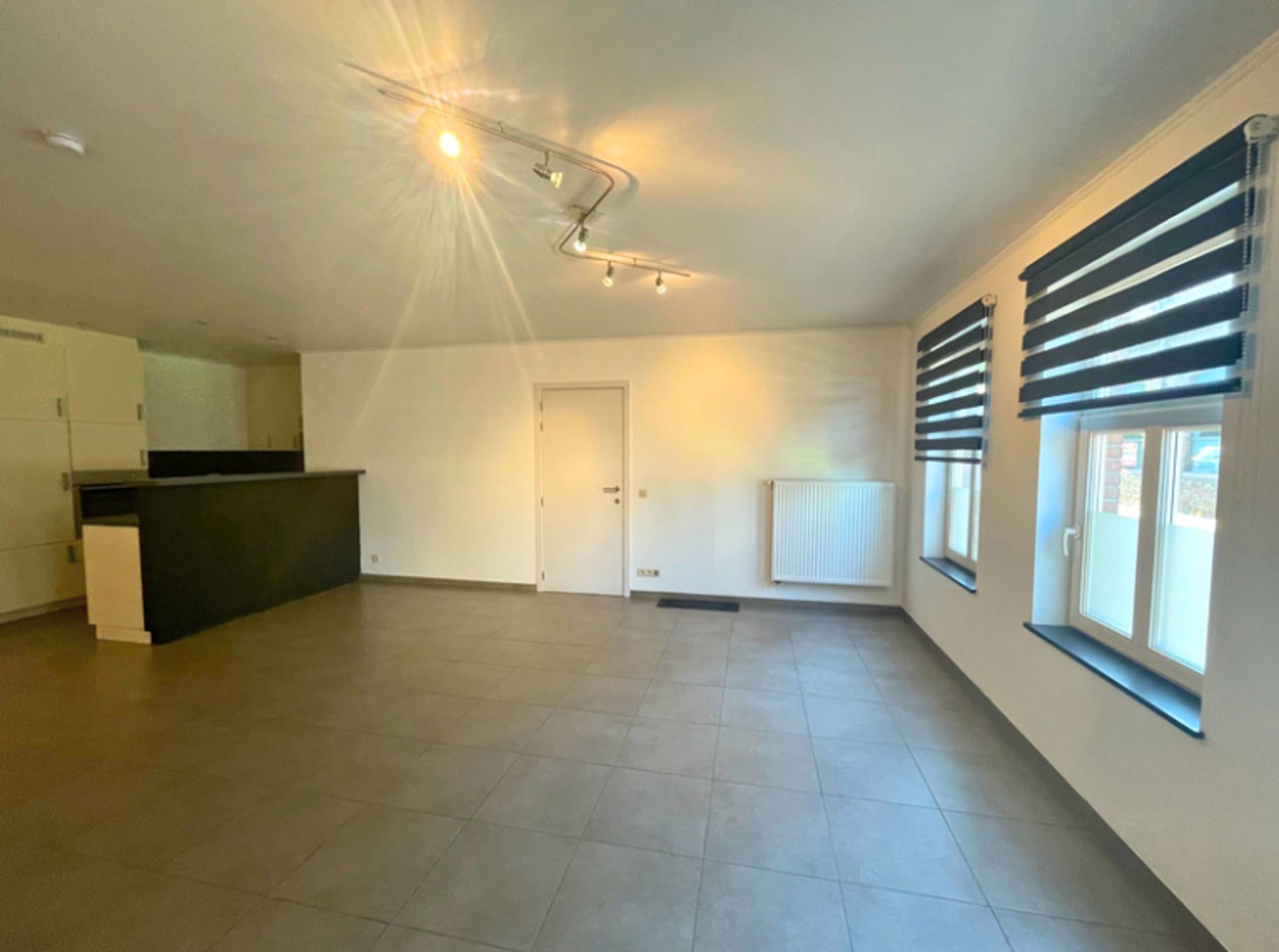 Ruim gelijkvloers appartement met tuin foto 3