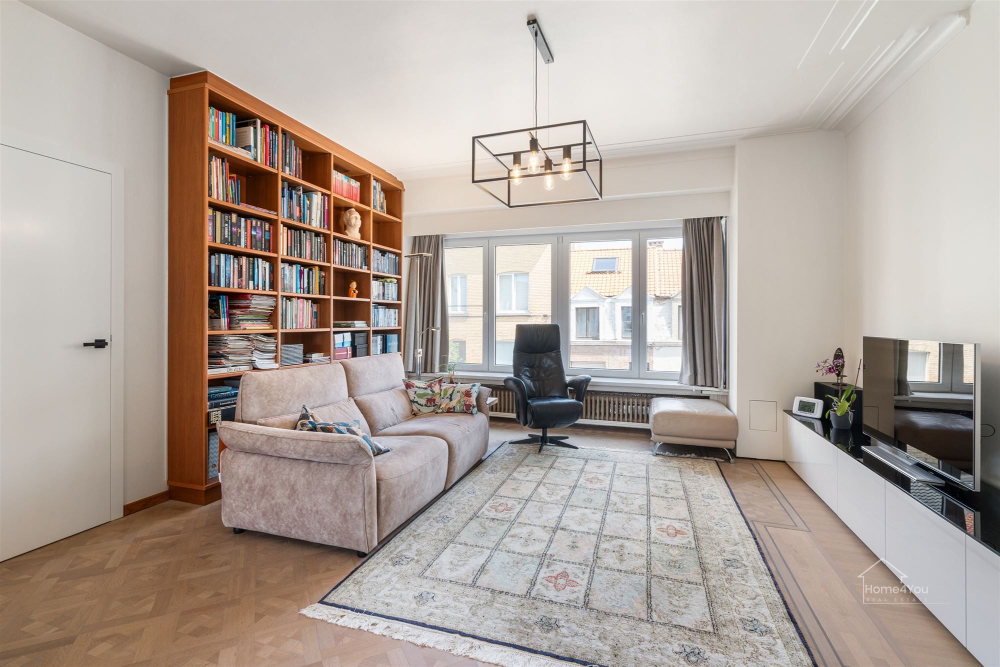 Ruim instapklaar appartement met groot Zuid-gericht terras! foto 5