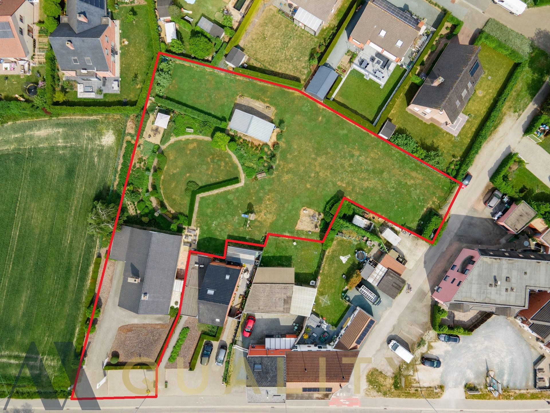 Instapklare villa/bungalow op ruim perceel van +/- 30 are. Met mogelh. tot aankoop van een aanpalende kantoorruimte. foto 25