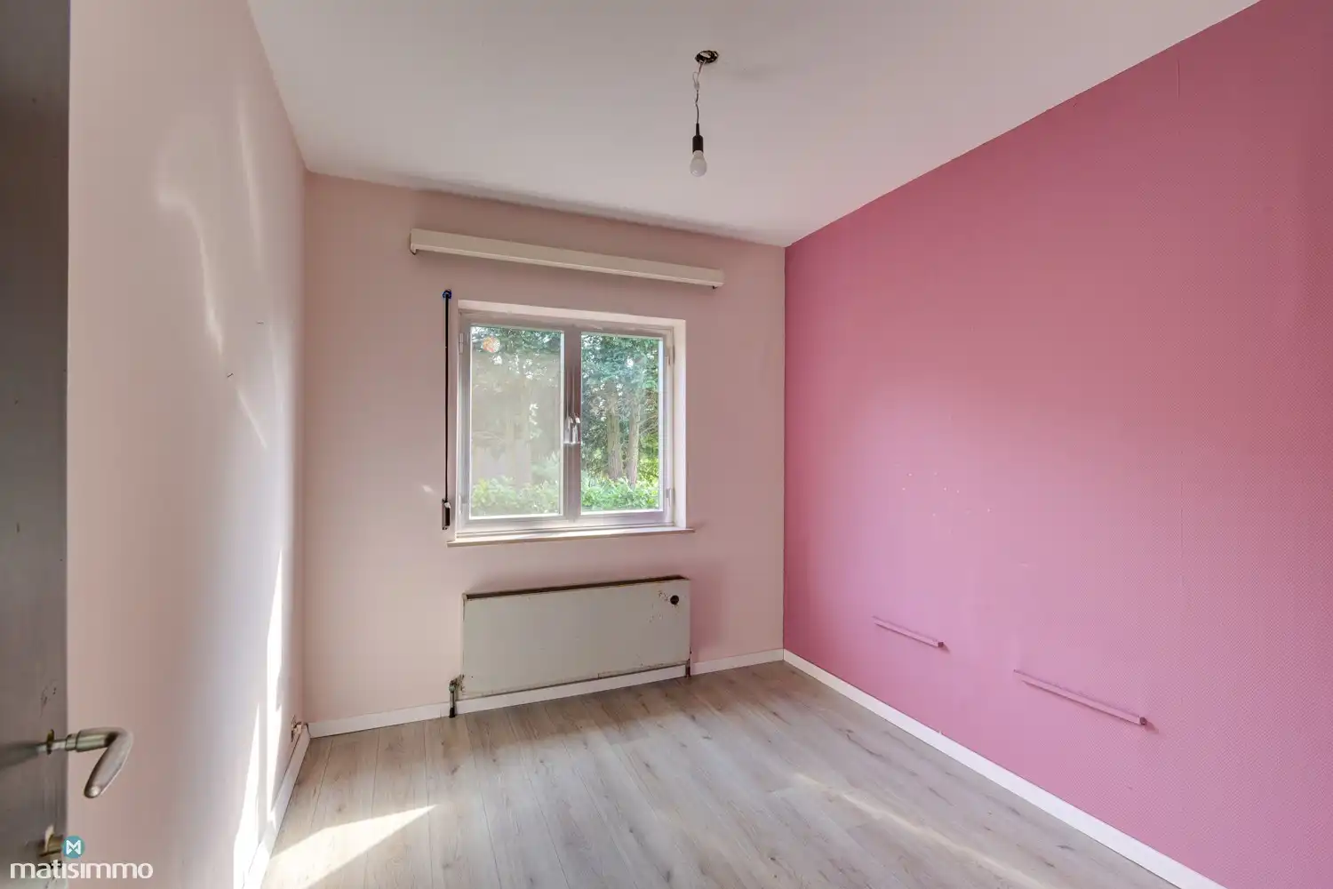 RUIME, GELIJKVLOERSE WONING (VOLLEDIG ONDERKELDERD), MET GARAGE EN TUIN NABIJ CENTRUM GENK foto 17