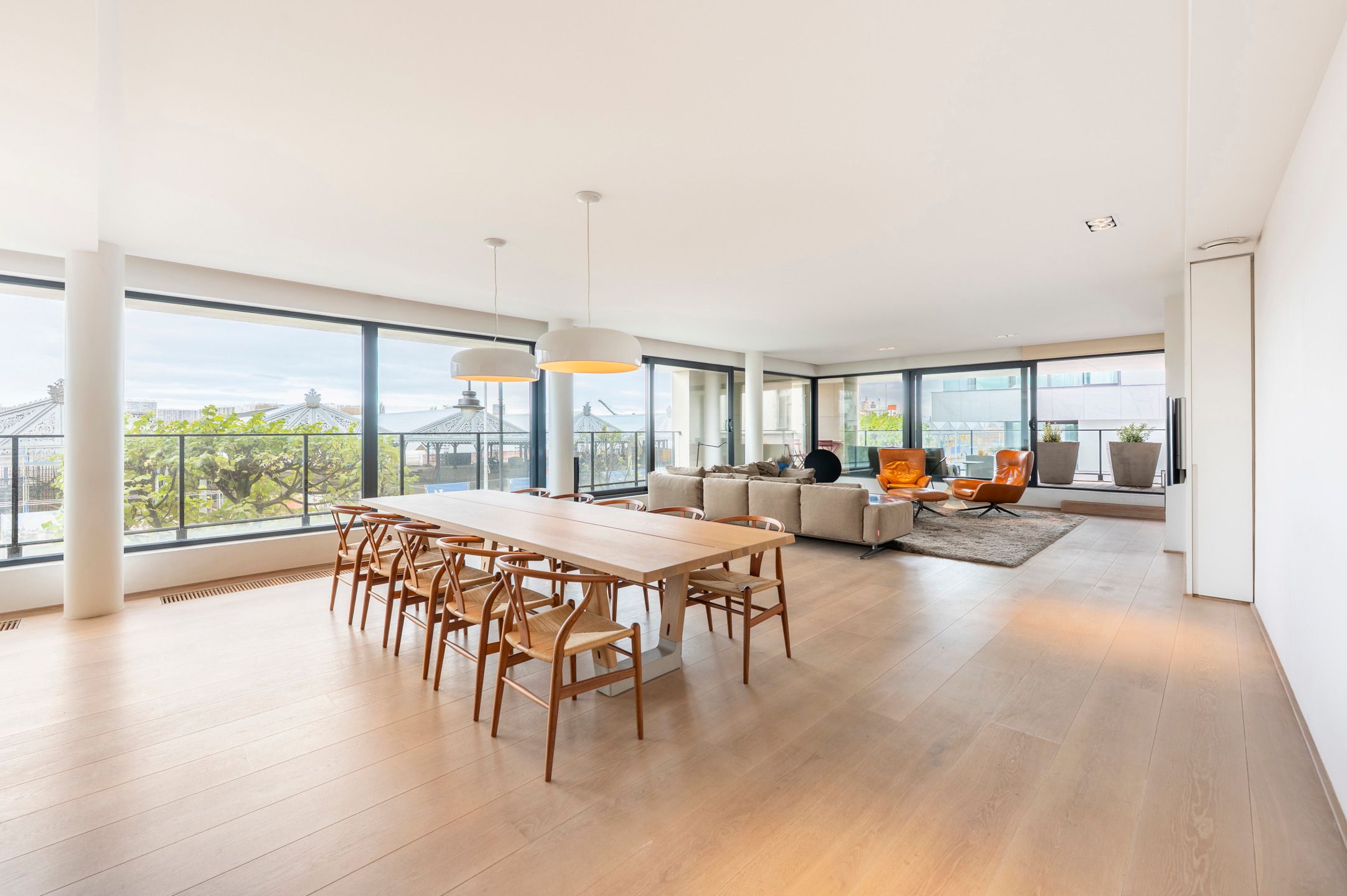 ANTWERPEN - Ruim en licht appartement met uitzonderlijk uitzicht op de kaaien foto 4