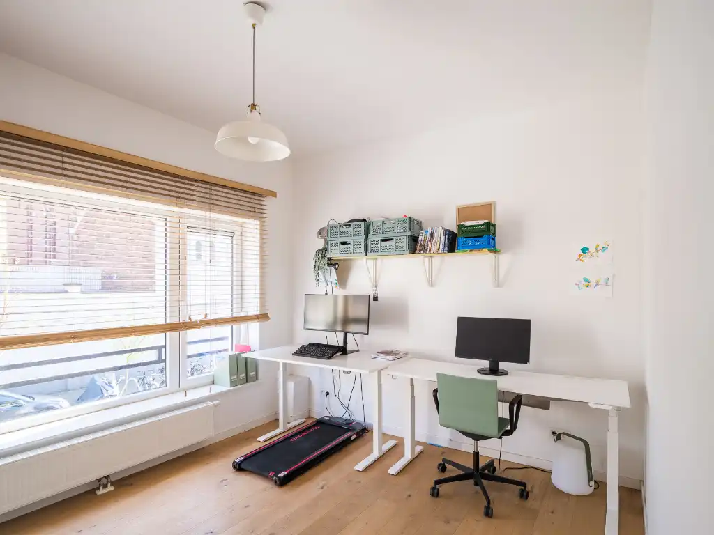 Ruime woning met 3 slaapkamers en zuidwestgerichte buitenruimte, op wandelafstand van het stadscentrum en Dok Noord. foto 10