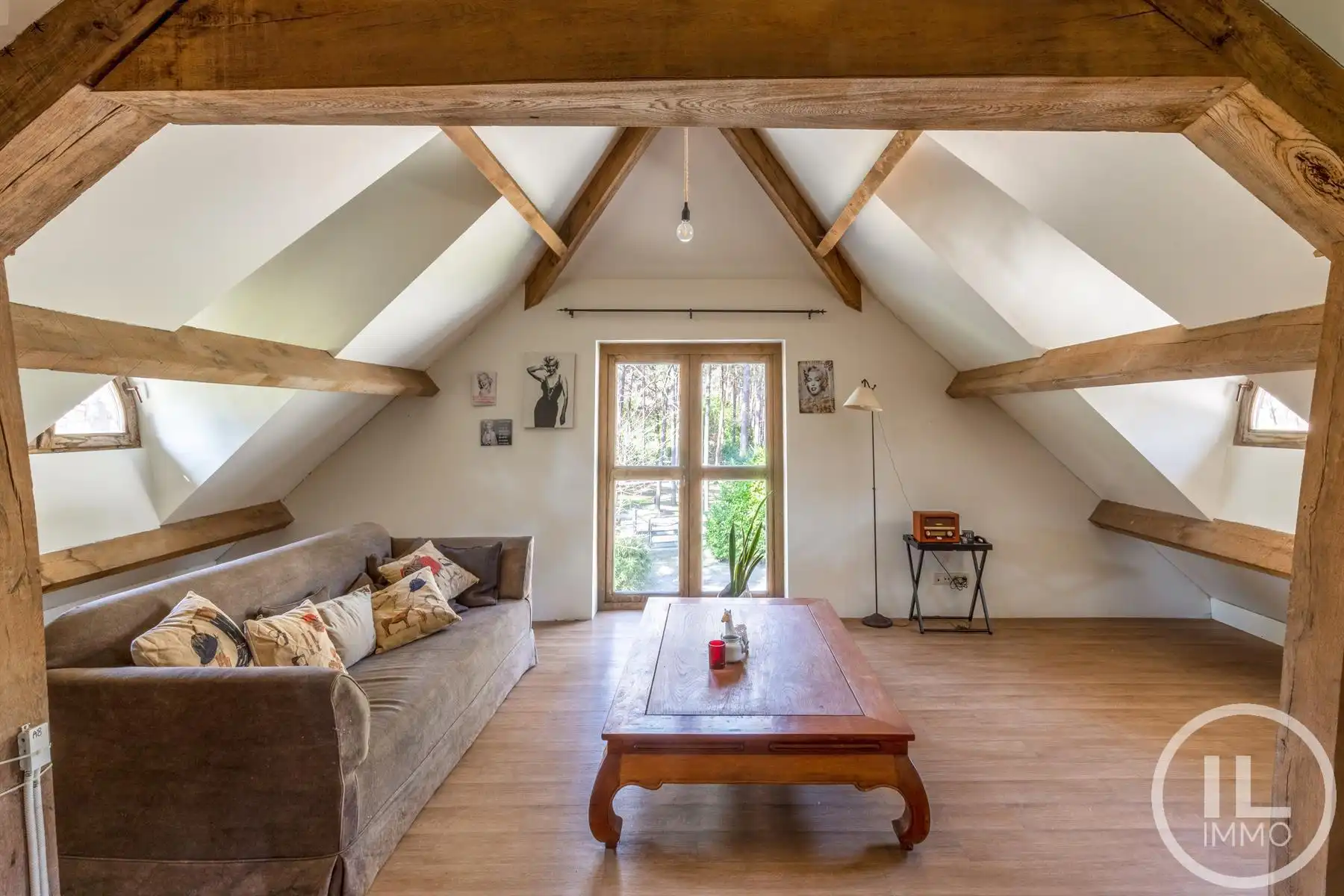 Schitterend domein van 7,7 ha met prachtige villa, zwembad, guesthouse, ruime schuur en uitgebreide paardenfaciliteiten. foto 42