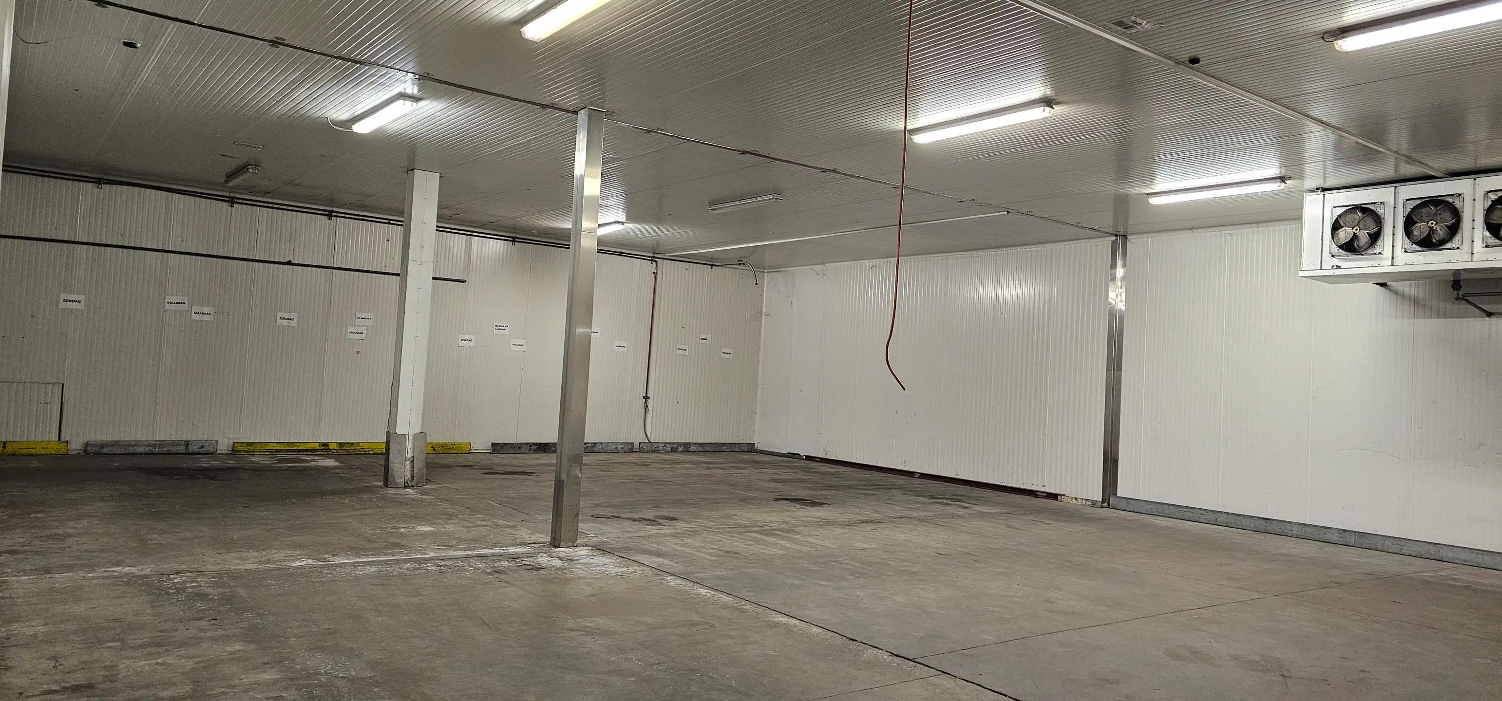 TE HUUR: magazijn/werkplaats van 930m² in Diest foto 8