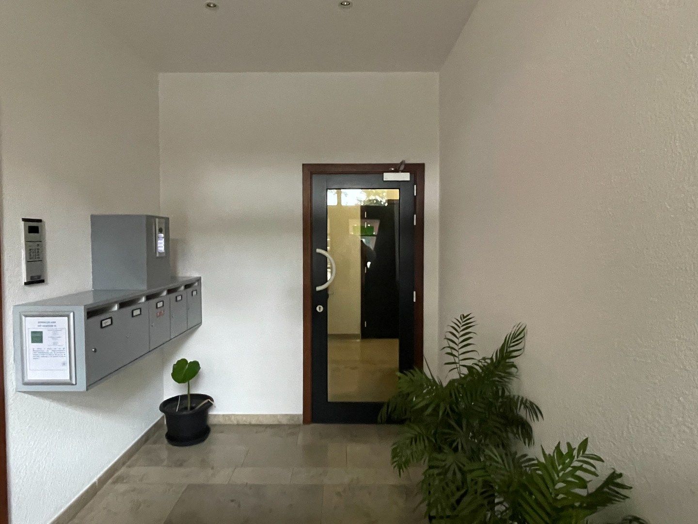 Tweeslaapkamerappartement met ondergrondse autostaanplaats foto 12