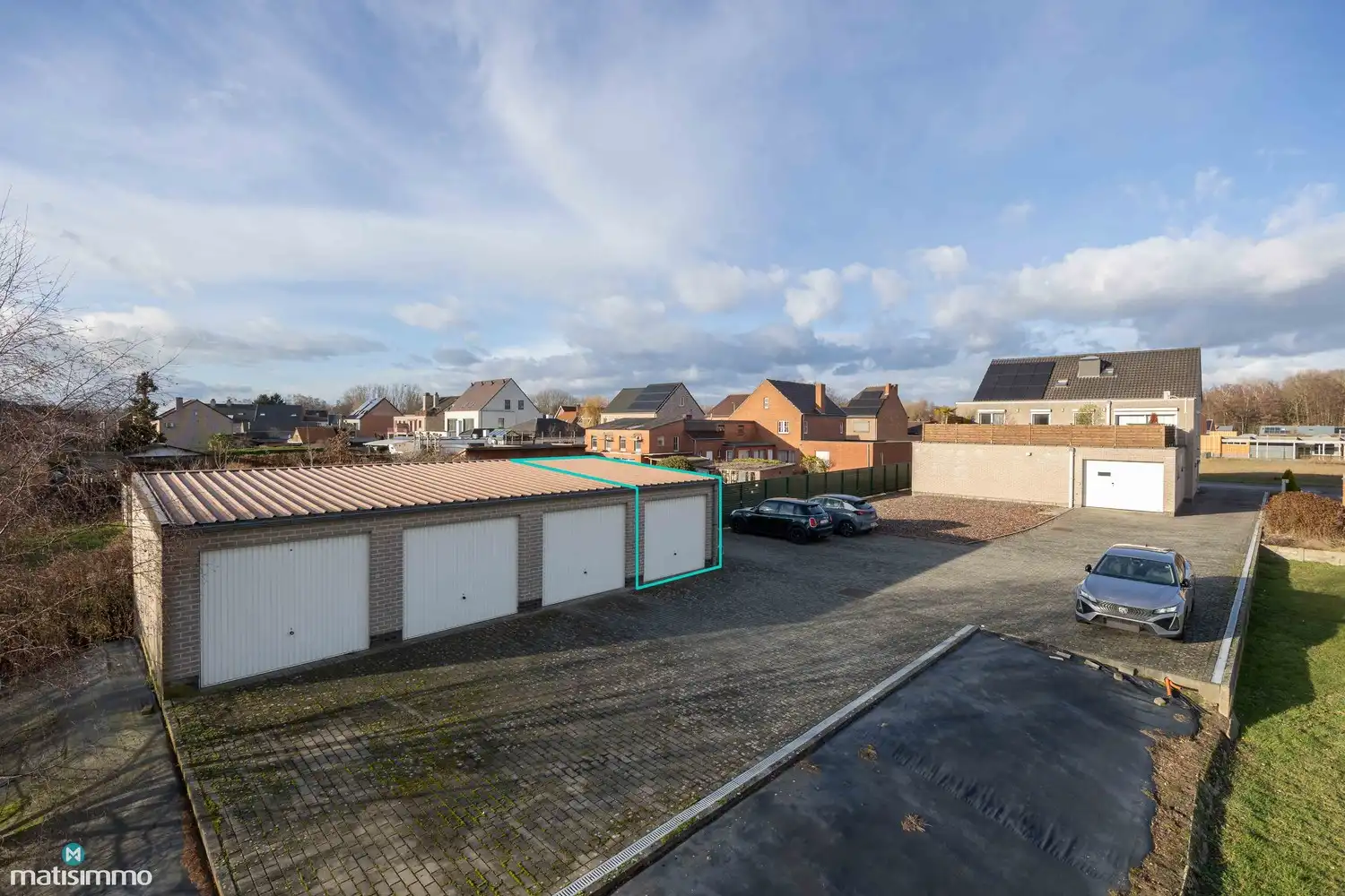 INSTAPKLAAR DUPLEXAPPARTEMENT MET GARAGEBOX EN KELDERBERGING NABIJ CENTRUM BILZEN foto 15