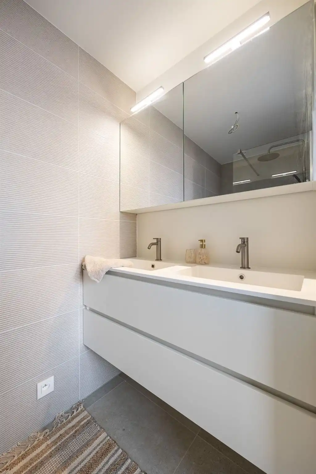 Nieuwbouwwoning onder registratie op toplocatie foto 13