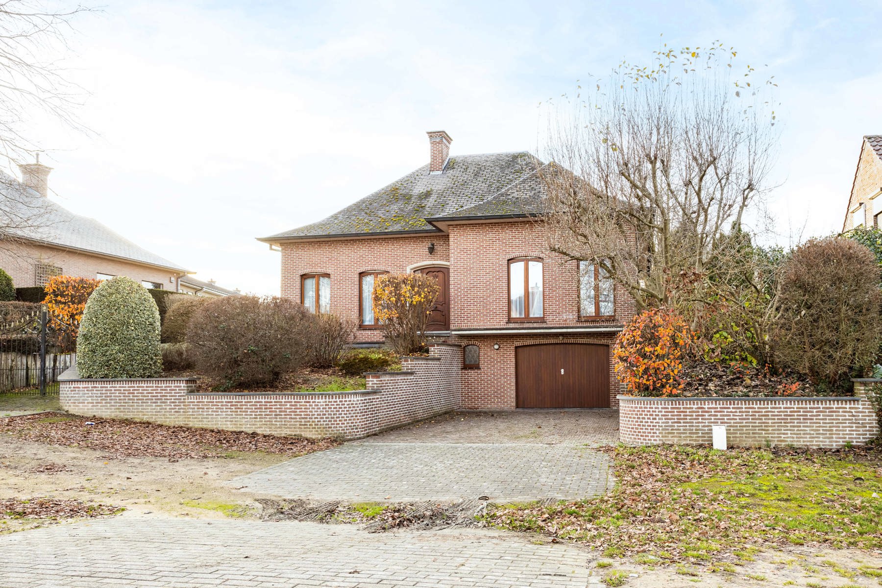 Solide open bebouwing op gunstige ligging. foto 3