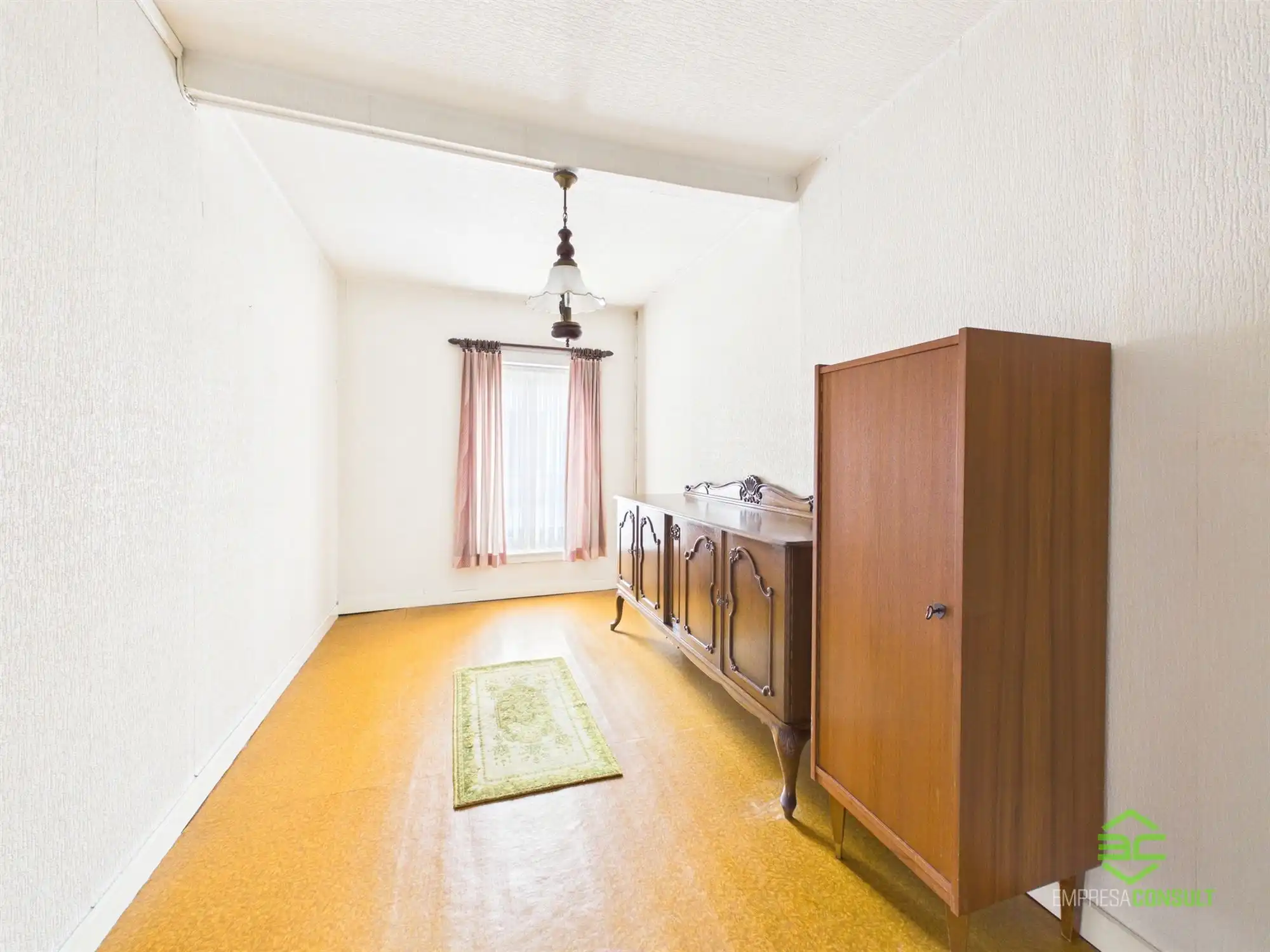 Centraal gelegen te renoveren woning met 3/5slpk! foto 12