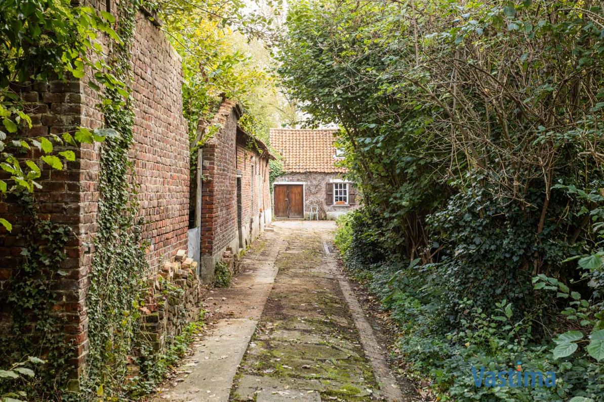 Charmant hoevetje met schuur in een groene oase foto 4