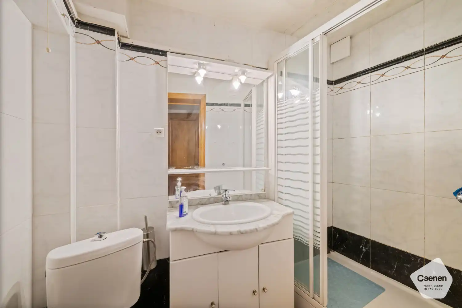 Ruim drie slaapkamer appartement met een uitstekende ligging vlakbij de haven en het strand foto 14