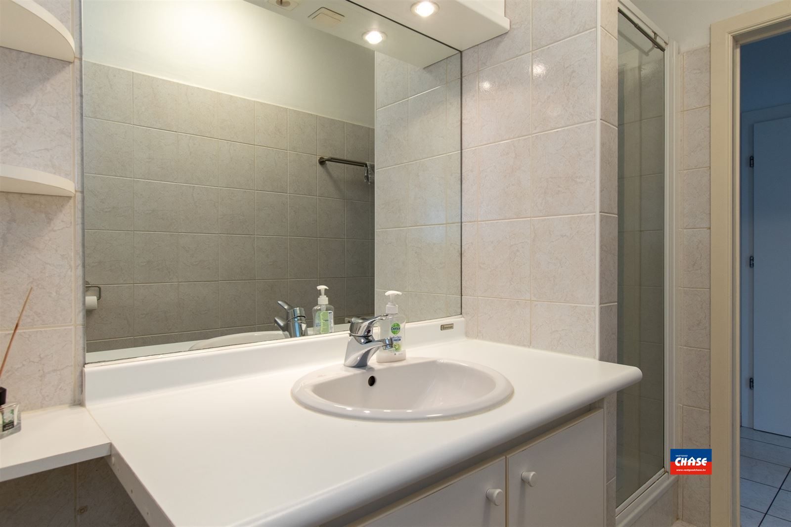 Instapklaar gelijkvloersappartement met 1 slaapkamer en tuin foto 10