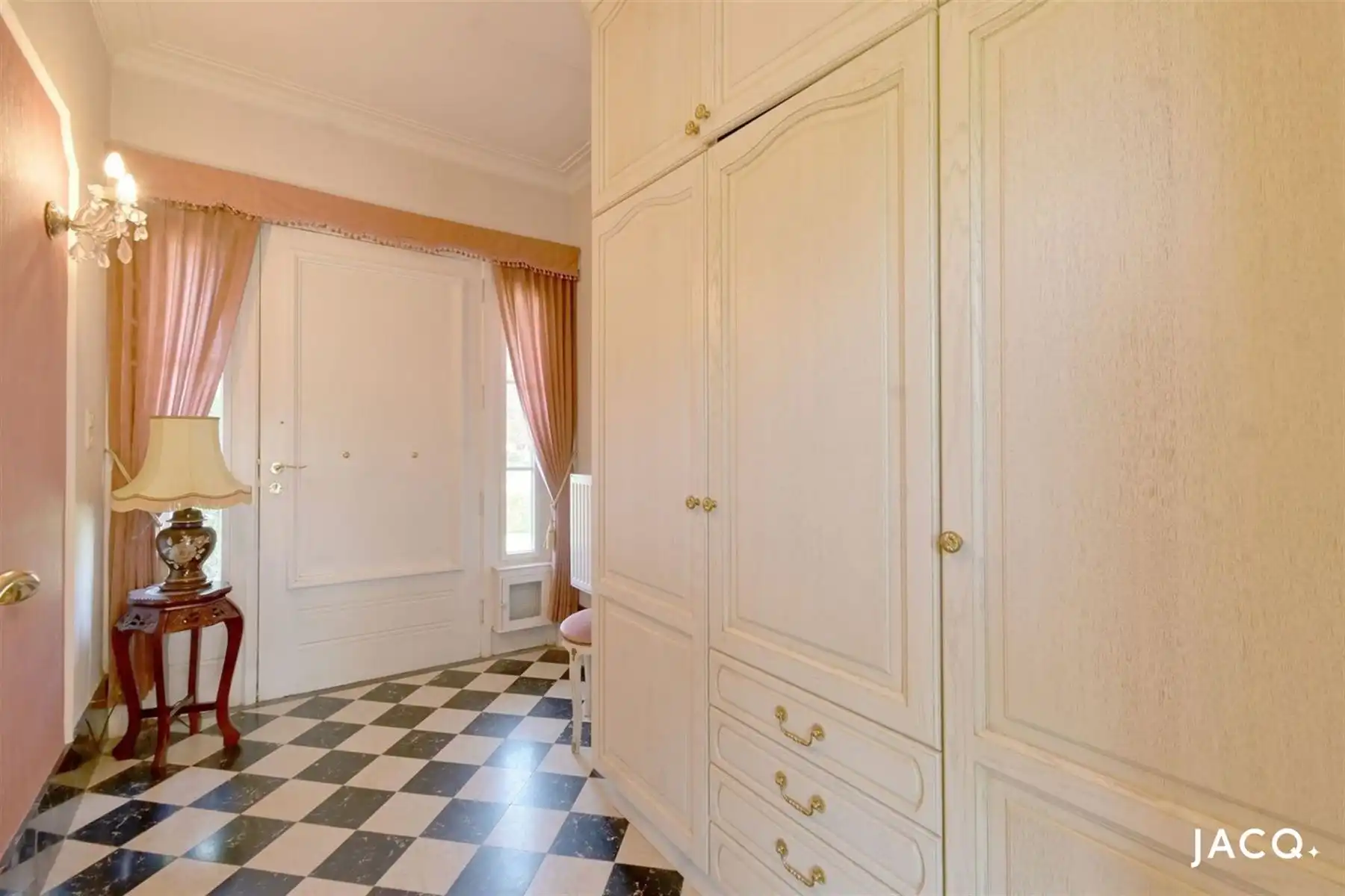 Ruime villa met 4slpk's op een prachtig perceel van 1203m²! foto 11